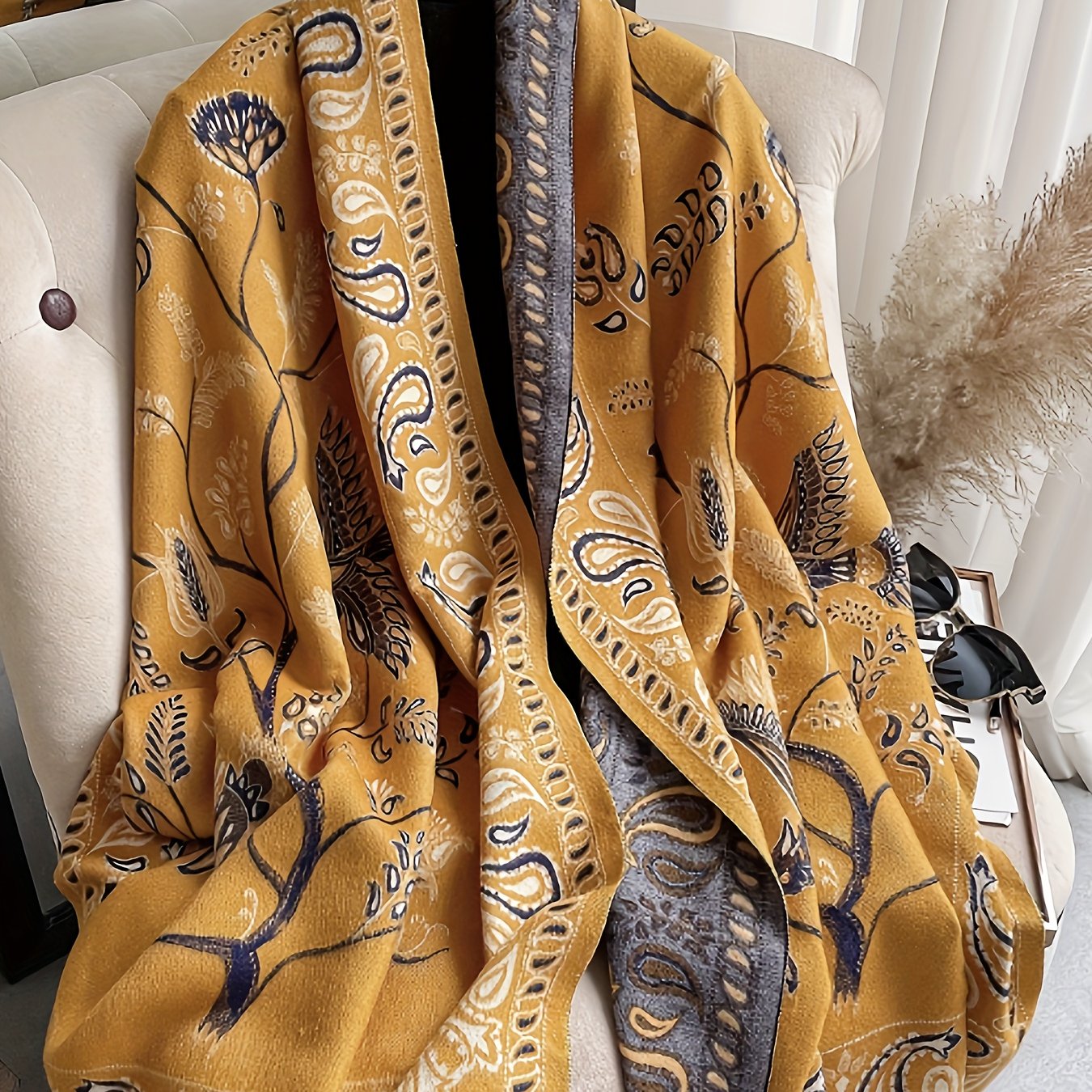 Plus Size Elegant Winter Coat, Women's Plus Paisley Floral Print Raw Trim Batwing Sleeve Open Front Shawl Cape Coat