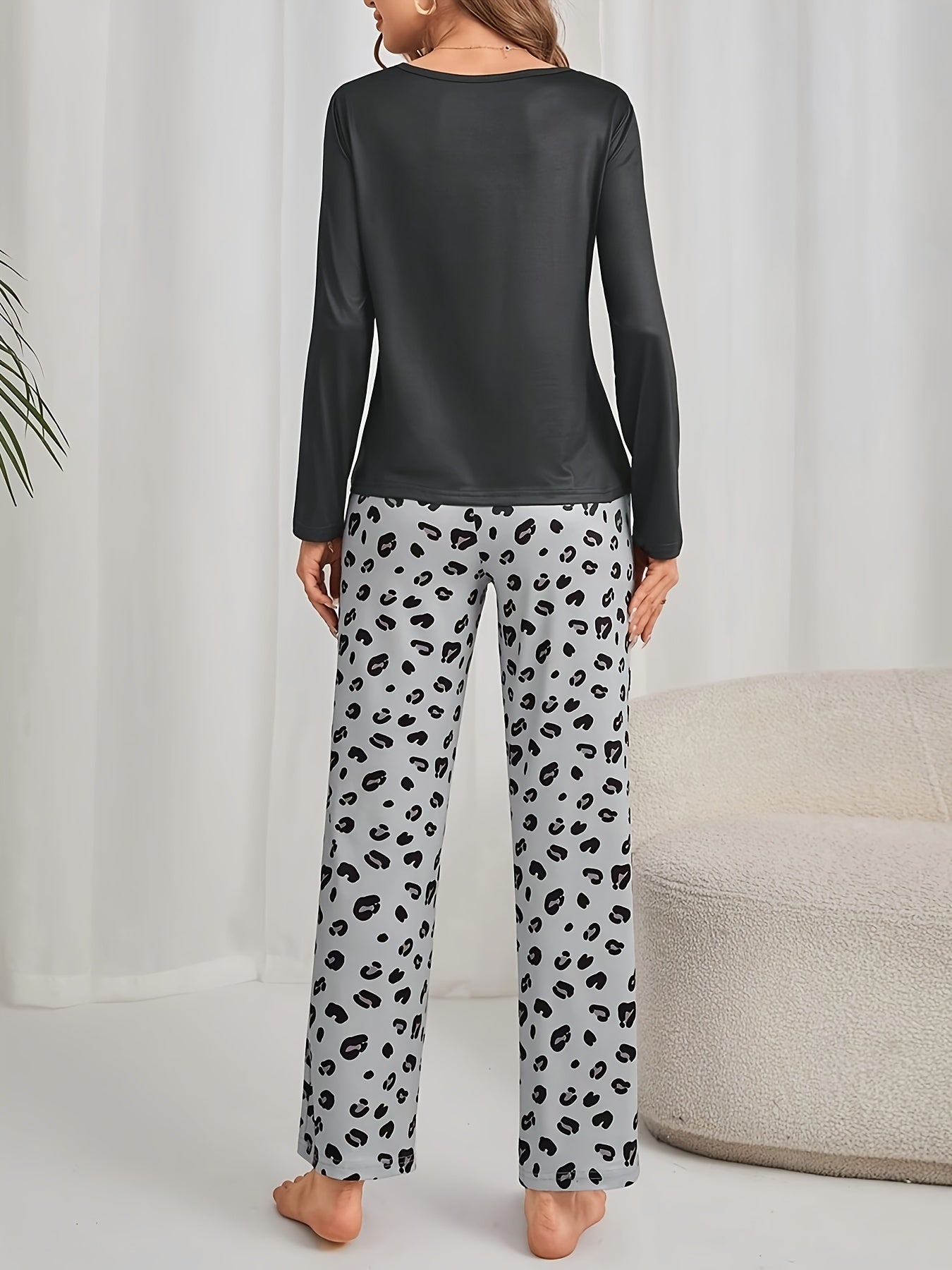 vlovelaw Leopard Heart Print Pajama Set, Casual Long Sleeve Crew Neck Top & Elastic Waistband Pants, Women's Sleepwear & Loungewear