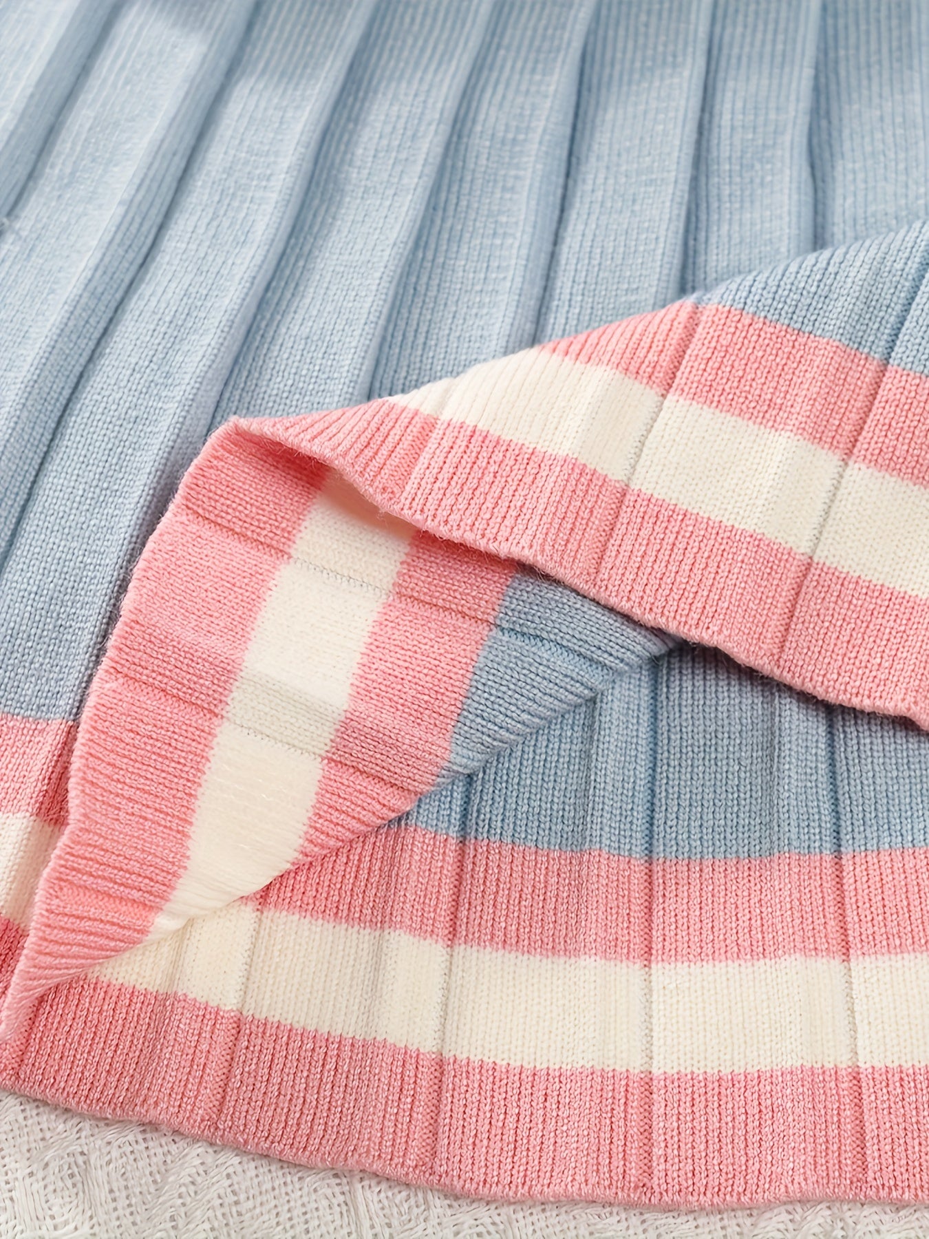 Girl's Heart Pattern Knit Sweater & Pleated Skirt Set - Cozy, Chic, and Casual Outfit for Fall to Spring