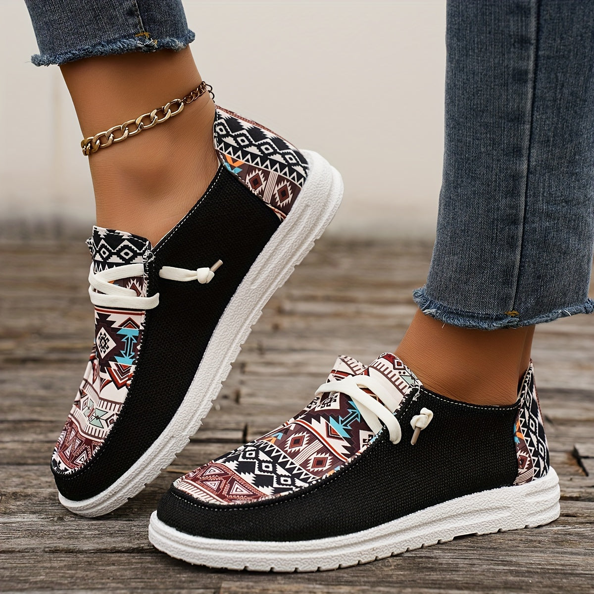 vlovelaw Women's Tribal Pattern Canvas Shoes, Casual Round Toe Low Top Flat Sneakers, Lightweight Outdoor Walking Shoes
