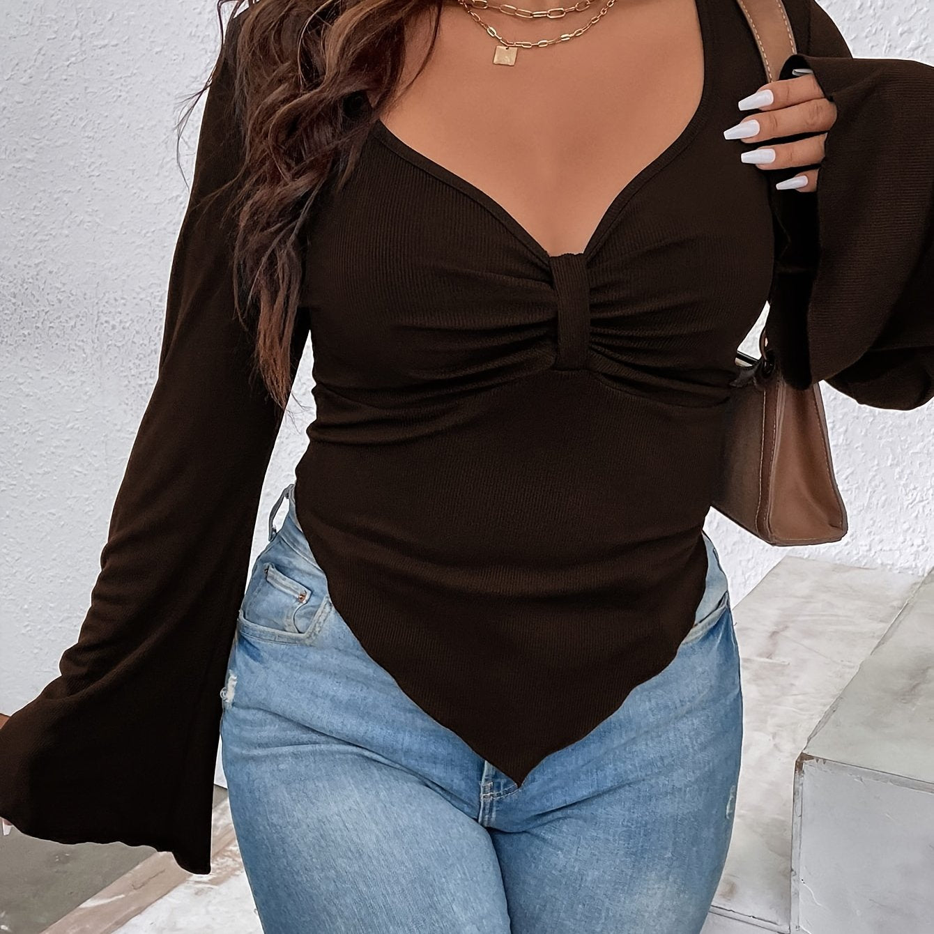 vlovelaw Plus Size Sexy Top, Women's Plus Solid Ruched Lettuce Trim Bell Sleeve V Neck Hanky Hem Medium Stretch Top