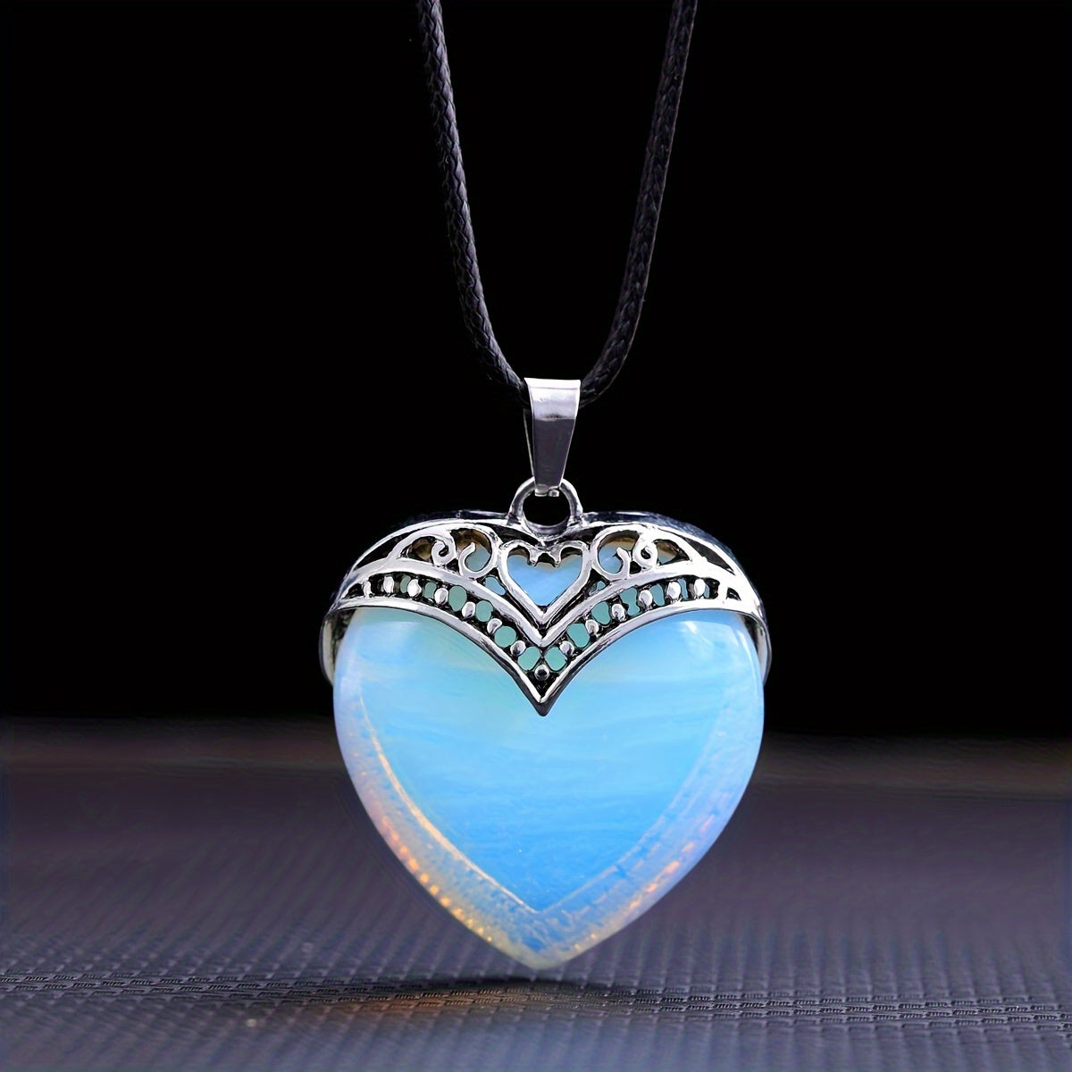 1PC Heart-Shaped Crystal Love Pendant - Healing & Meditation Necklace - Unisex Birthday Gift for Spiritual Enrichment