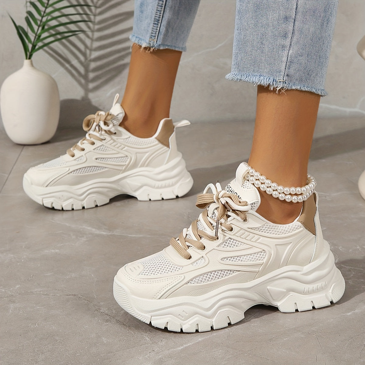 vlovelaw Women's Mesh Chunky Sneakers, Breathable Trendy Low Top Running Trainers, Casual Lace Up Sports Shoes