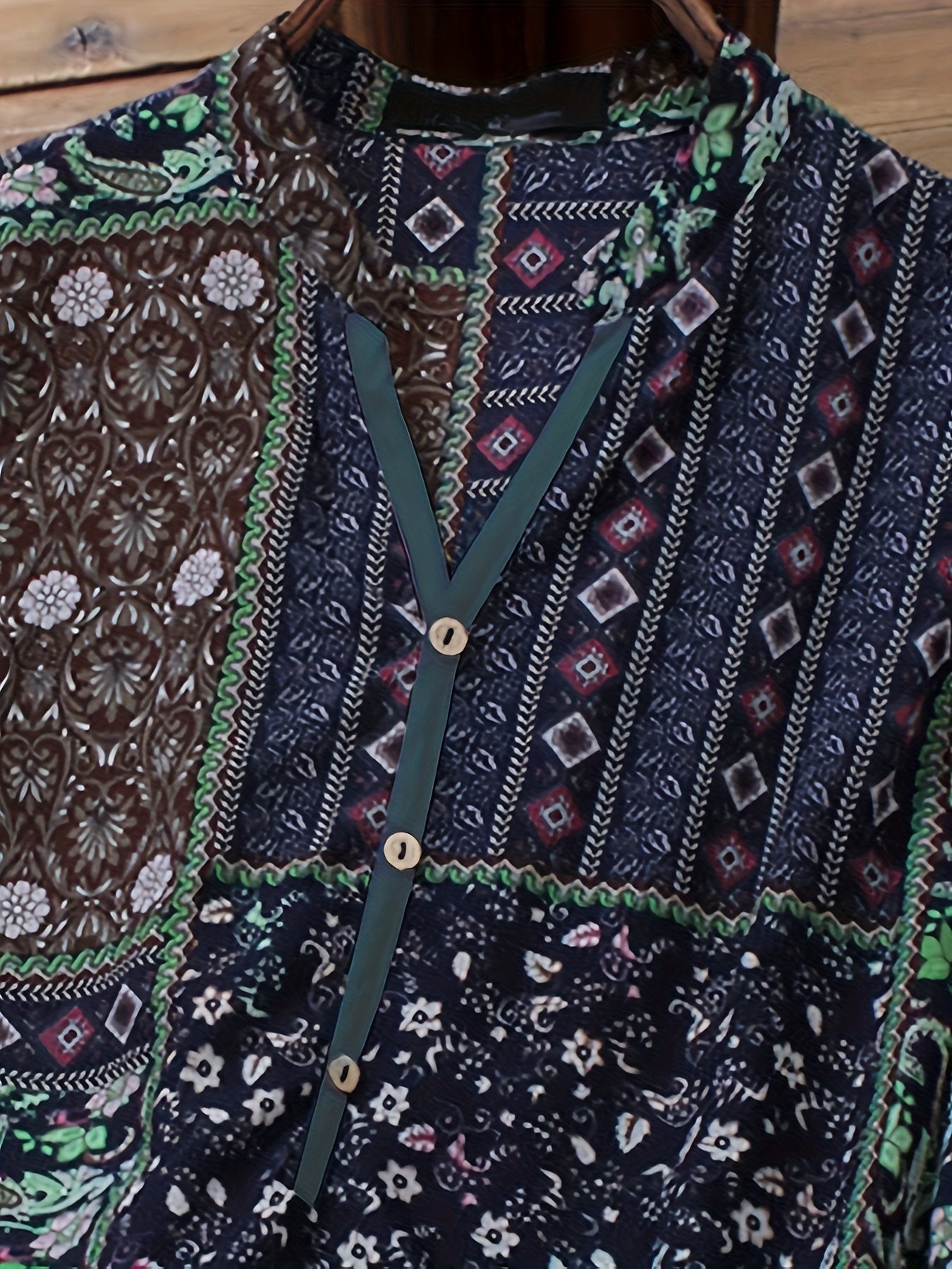 Plus Size Casual Top, Women's Plus Paisley Print Long Sleeve V Neck Henley Shirt