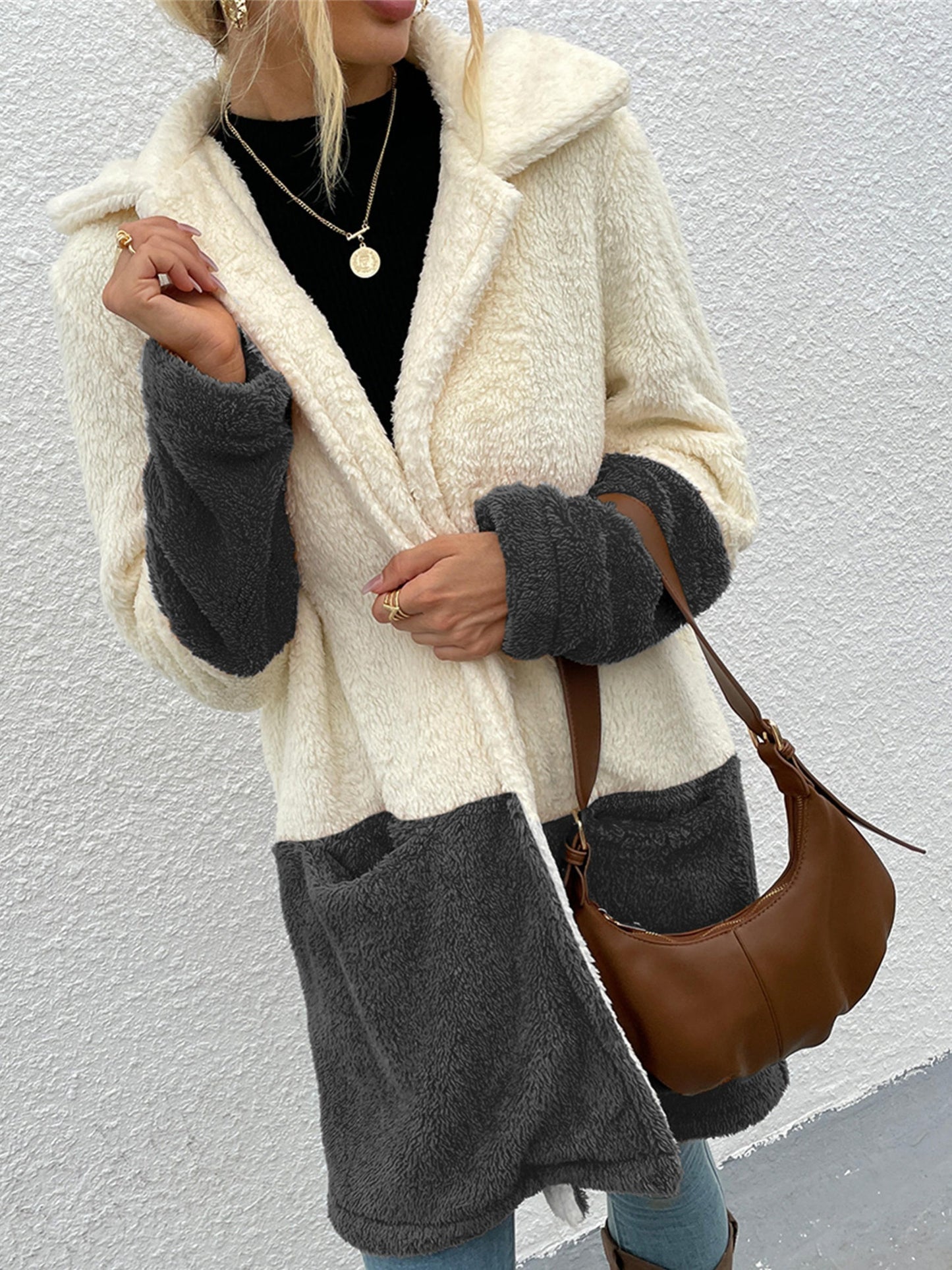 vlovelaw Women's Color Matching Lapel Double-Sided Velvet Large Pocket Jacket Sweater