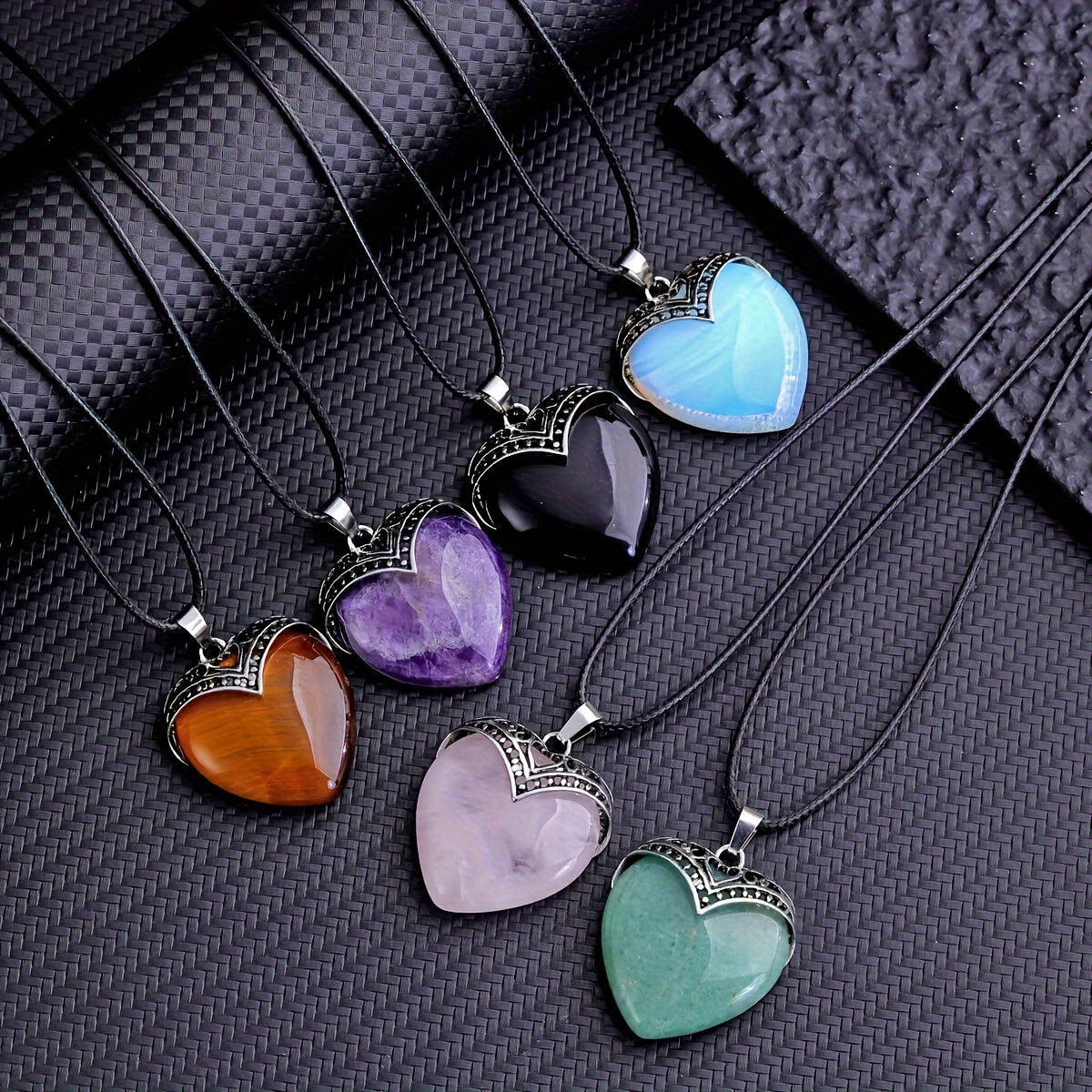 1PC Heart-Shaped Crystal Love Pendant - Healing & Meditation Necklace - Unisex Birthday Gift for Spiritual Enrichment