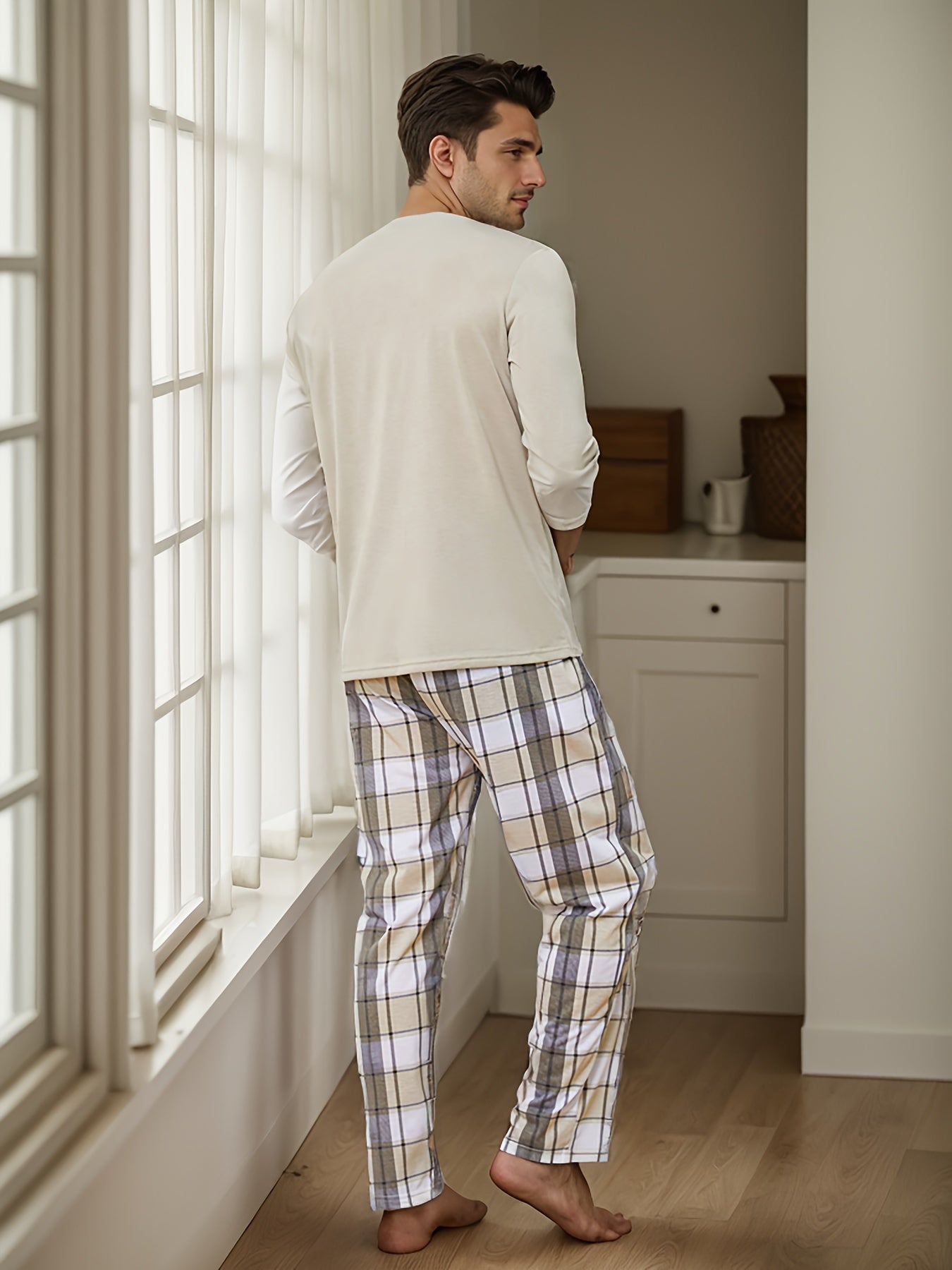 2 Pcs Men's Simple Plaid Pocket Round Neck Long Sleeve & Plaid Trousers Pajama Set, Comfortable & Skin-friendly Style Pajamas For Men's Cozy Loungewear
