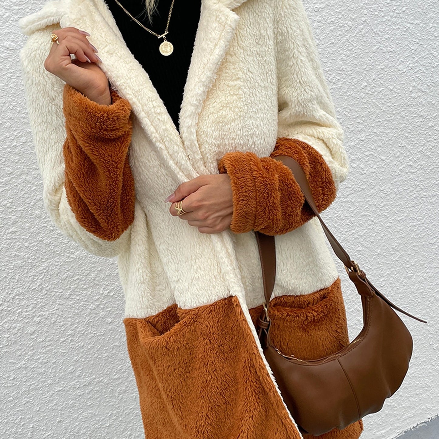 vlovelaw Women's Color Matching Lapel Double-Sided Velvet Large Pocket Jacket Sweater