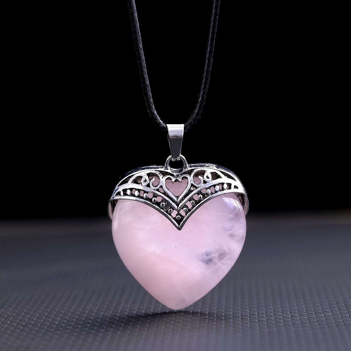 1PC Heart-Shaped Crystal Love Pendant - Healing & Meditation Necklace - Unisex Birthday Gift for Spiritual Enrichment