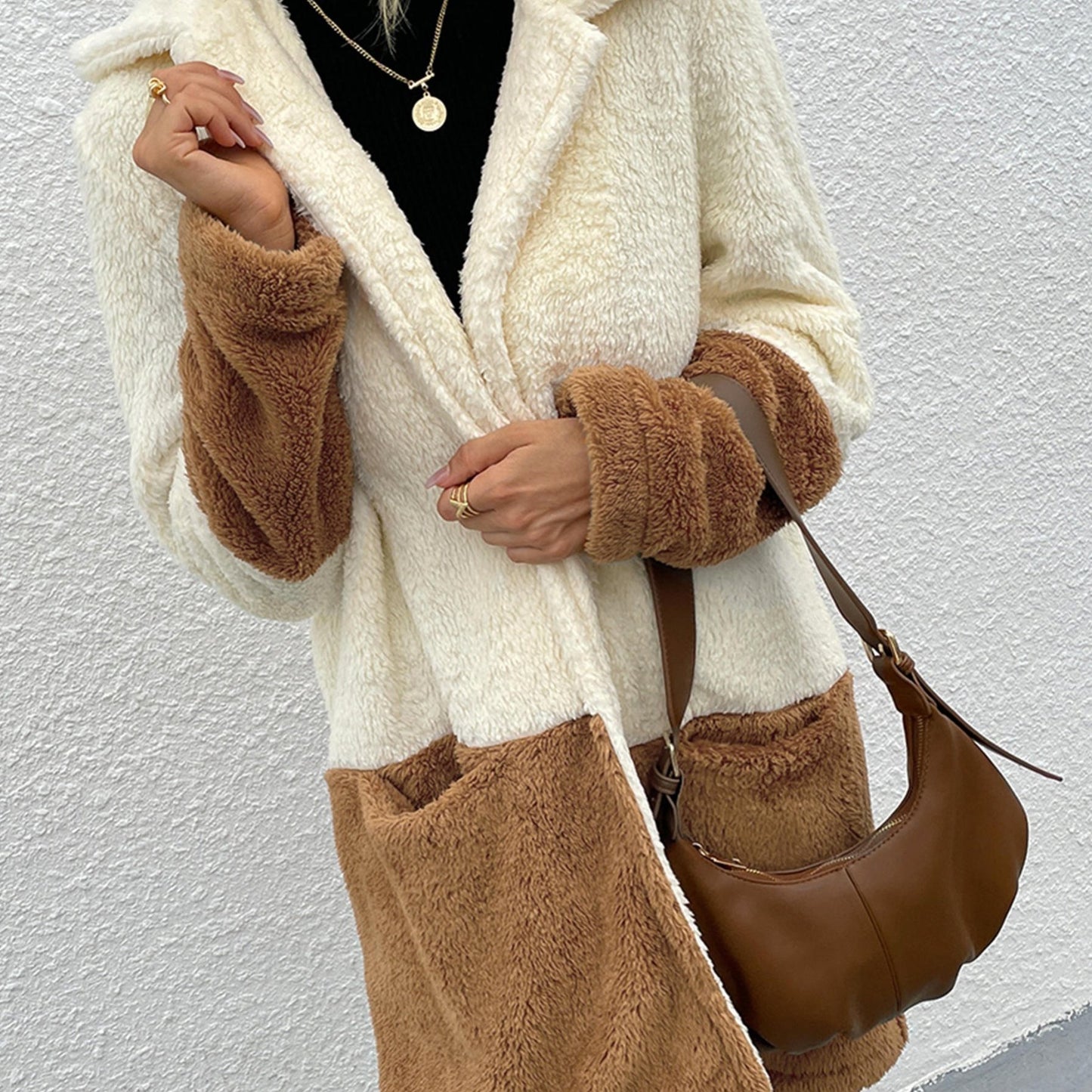 vlovelaw Women's Color Matching Lapel Double-Sided Velvet Large Pocket Jacket Sweater