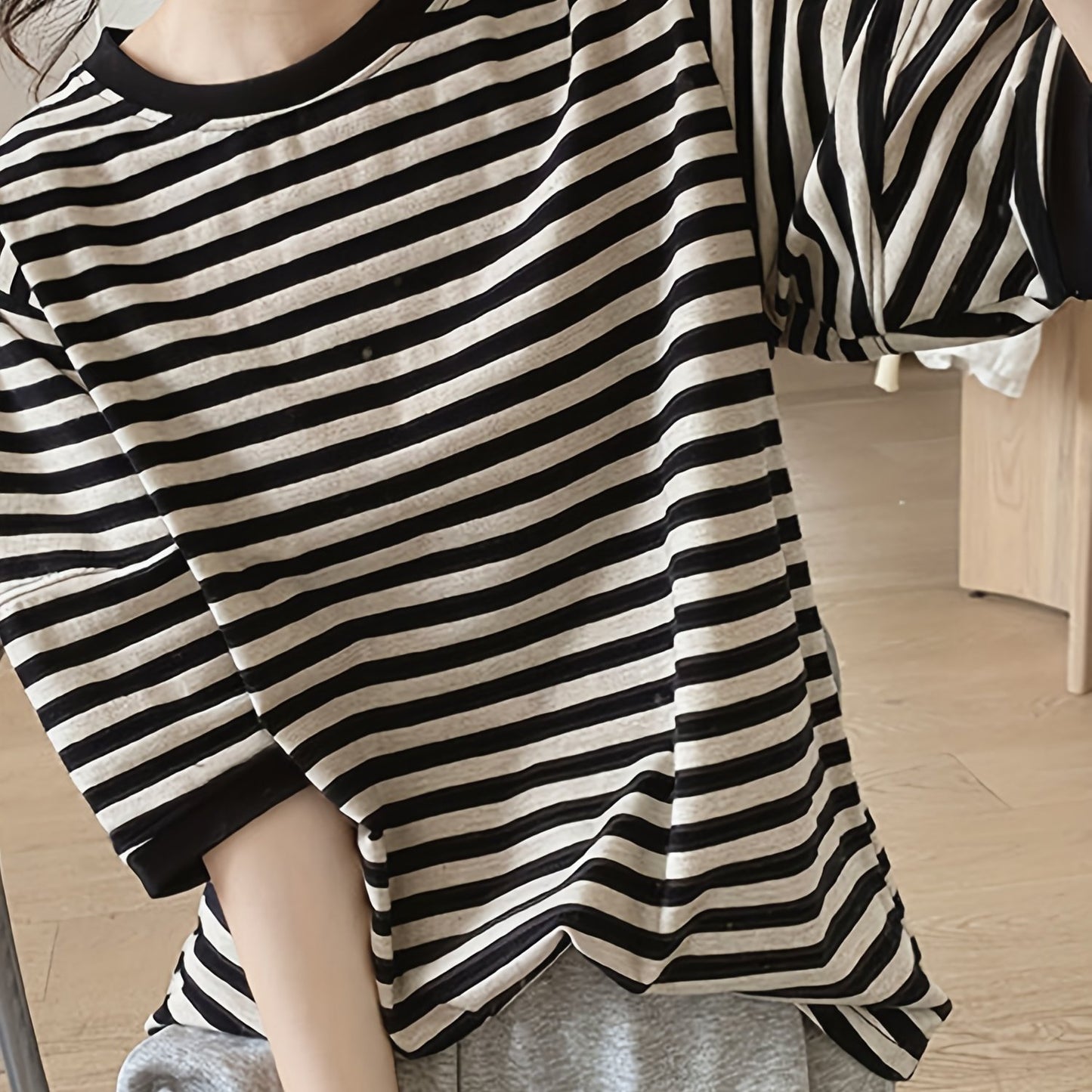 vlovelaw Crew Neck Striped T-Shirt, Random Print Casual Top For Summer & Spring, Women's Clothing