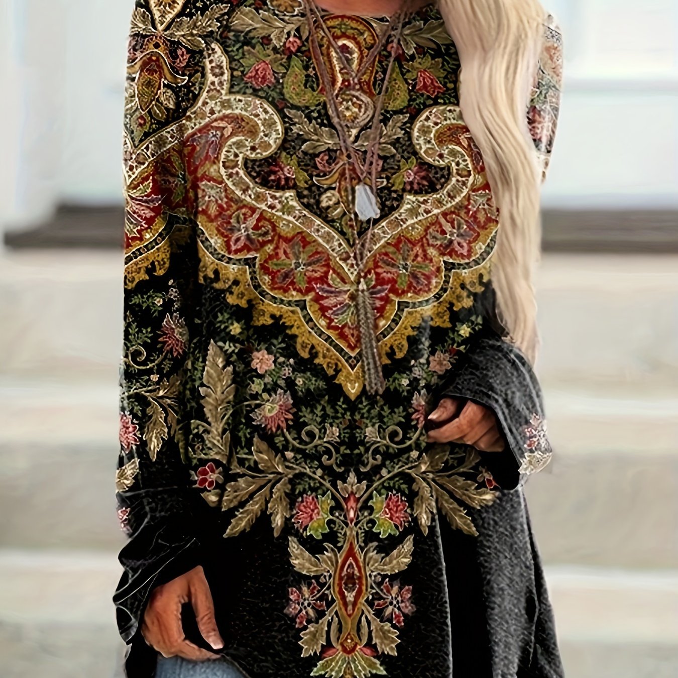 vlovelaw  Plus Size Boho T-shirt, Women's Plus Arabesque Print Long Sleeve Round Neck Tunic Top