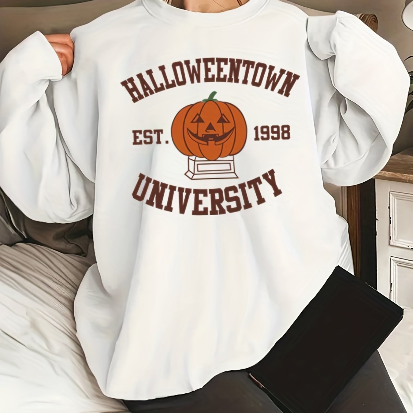 vlovelaw Plus Size Halloween Sweatshirt, Women's Plus Cartoon Pumpkin & Letter Print Long Sleeve Round Neck Slight Stretch Sweatshirt