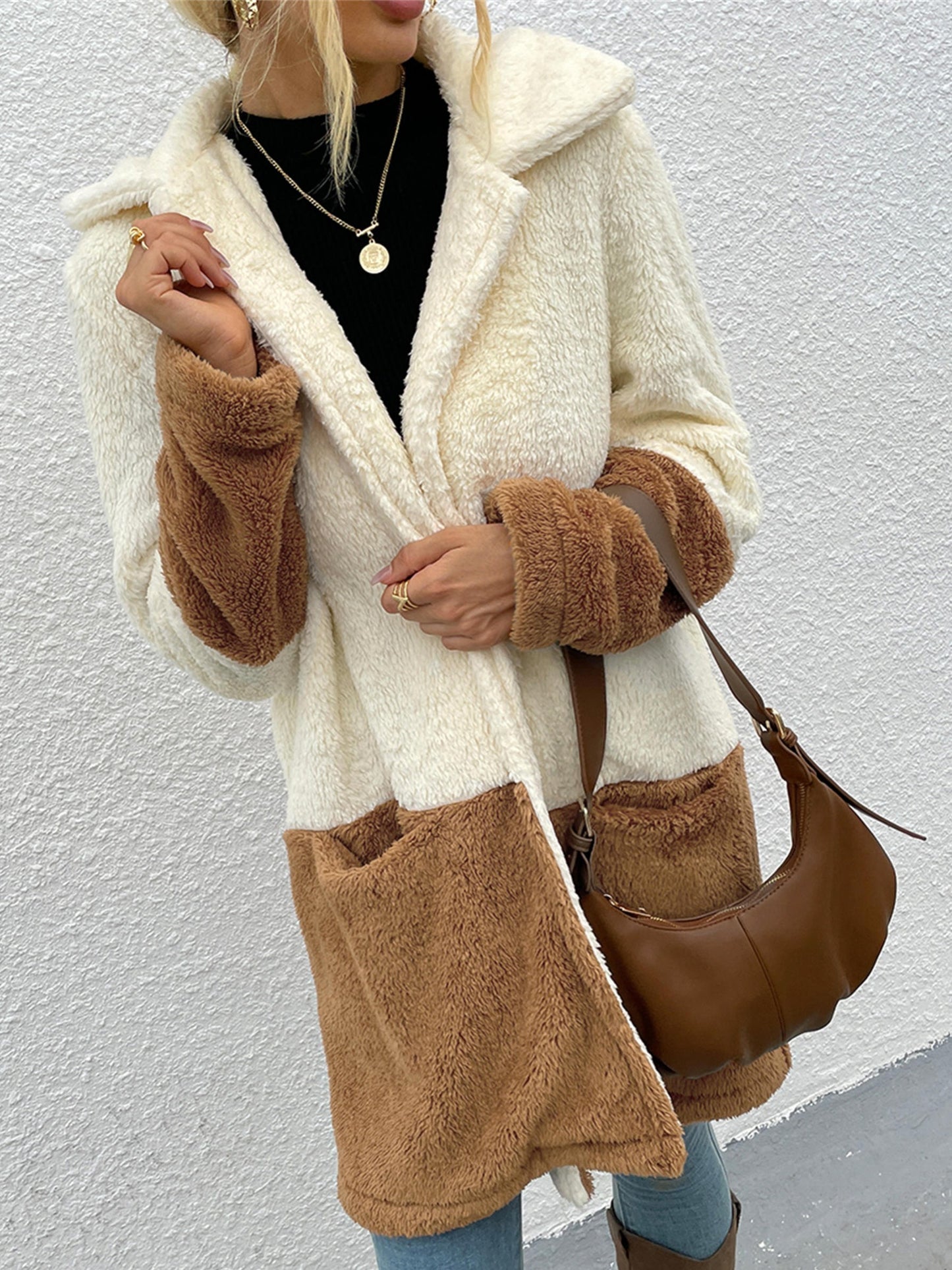 vlovelaw Women's Color Matching Lapel Double-Sided Velvet Large Pocket Jacket Sweater