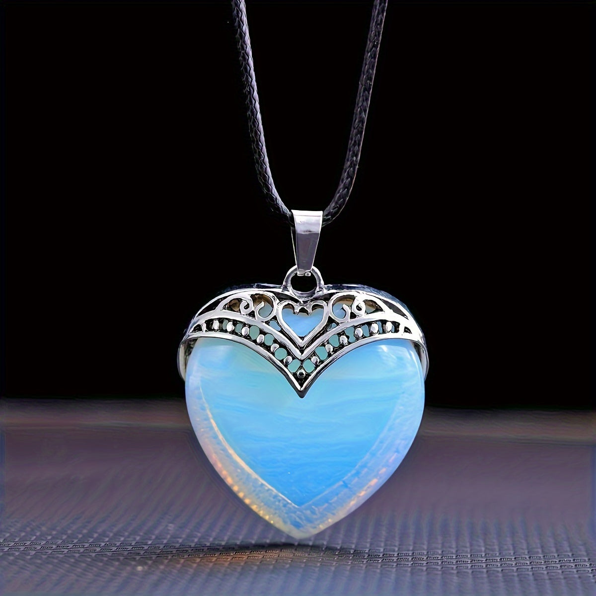 1PC Heart-Shaped Crystal Love Pendant - Healing & Meditation Necklace - Unisex Birthday Gift for Spiritual Enrichment