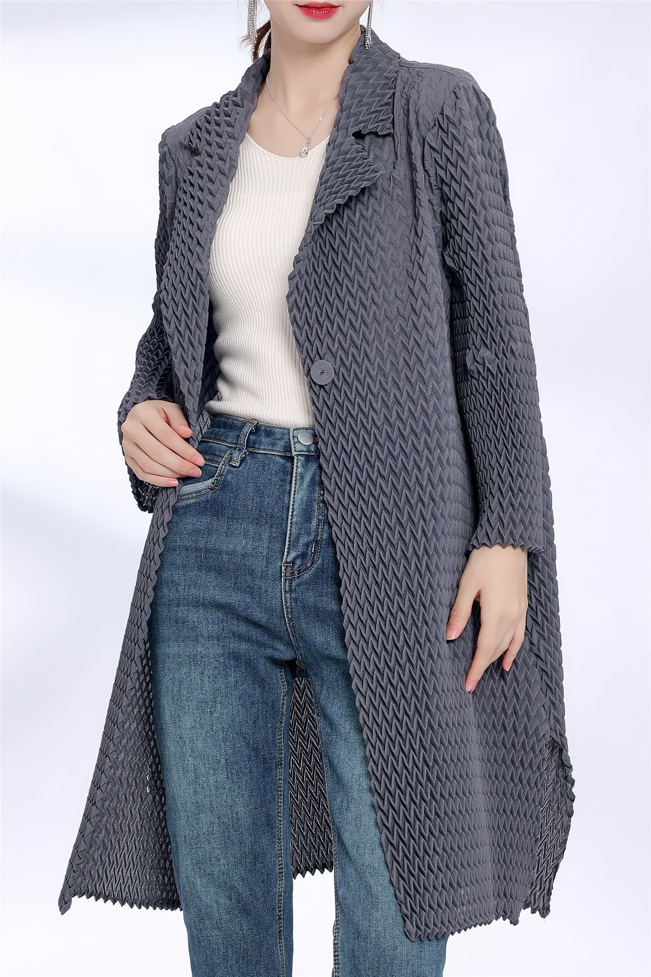 2025 three-dimensional pleated trench coat women's medium and long high-end spring and autumn women's clothing new high-end cardigan jacket women