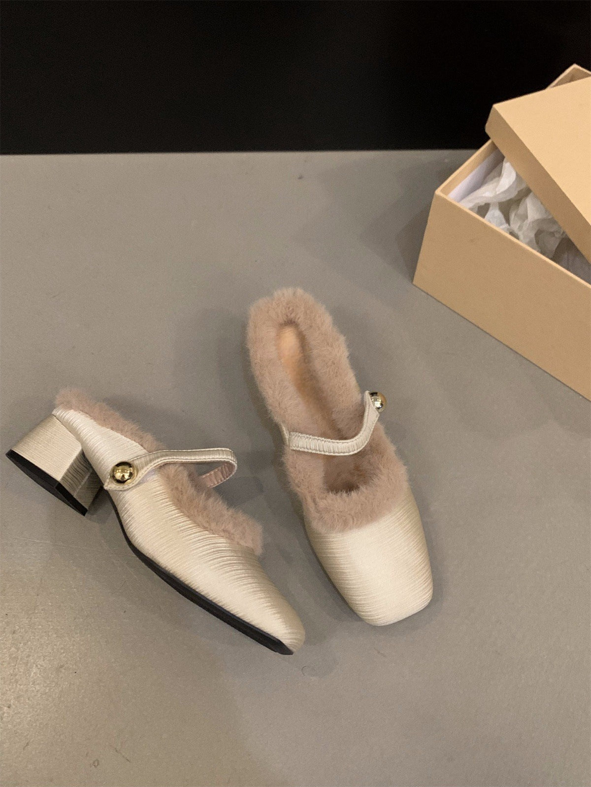 Thick heel small fragrant wind fluffy slippers women's shoes popular new autumn and winter bag head half slippers velvet cotton shoes