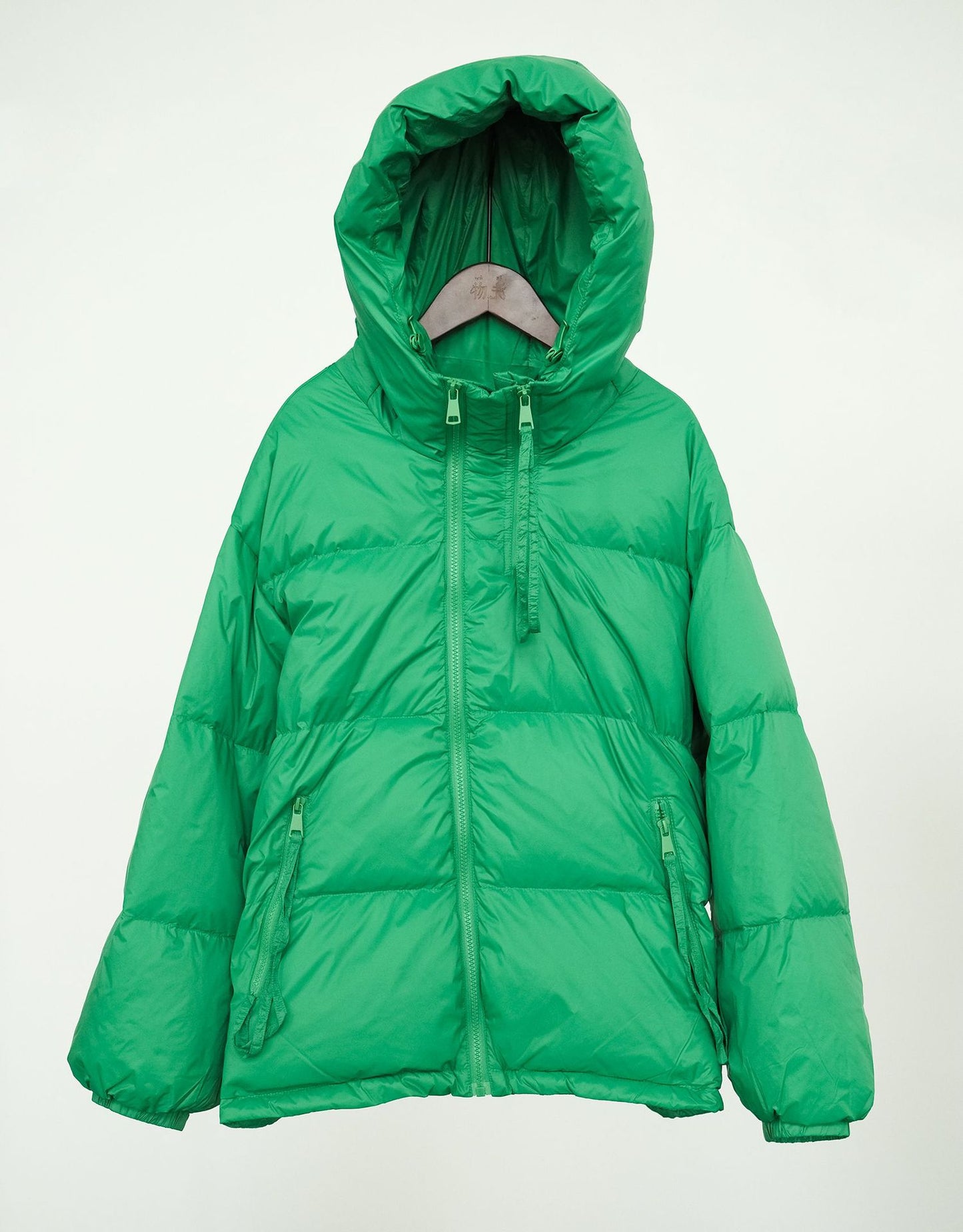 Winter light sports hooded thickened down jacket literary and leisure Hong Kong style warm clouds white duck down jacket W22399