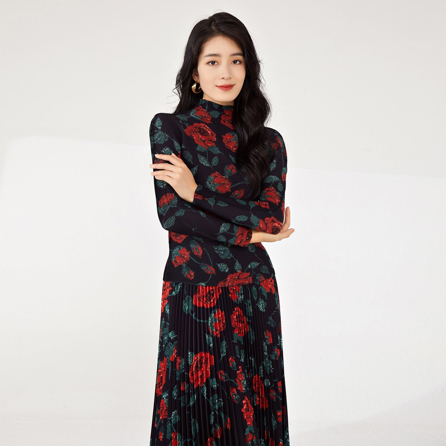 2025 suit 2025 early spring women's fashion high-end rose T-shirt top fashion skirt two-piece set