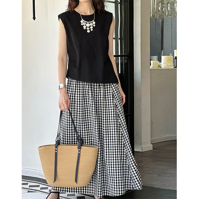 2025 Tachibana popular early autumn new black and white plaid half skirt loose and thin high waist A character temperament long skirt 1599
