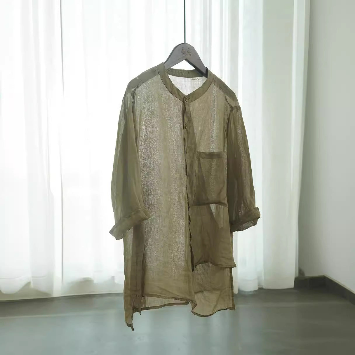 Literary and casual irregular ramie shirt, niche design retro tooling stand-up collar seven-quarter sleeve top W22281