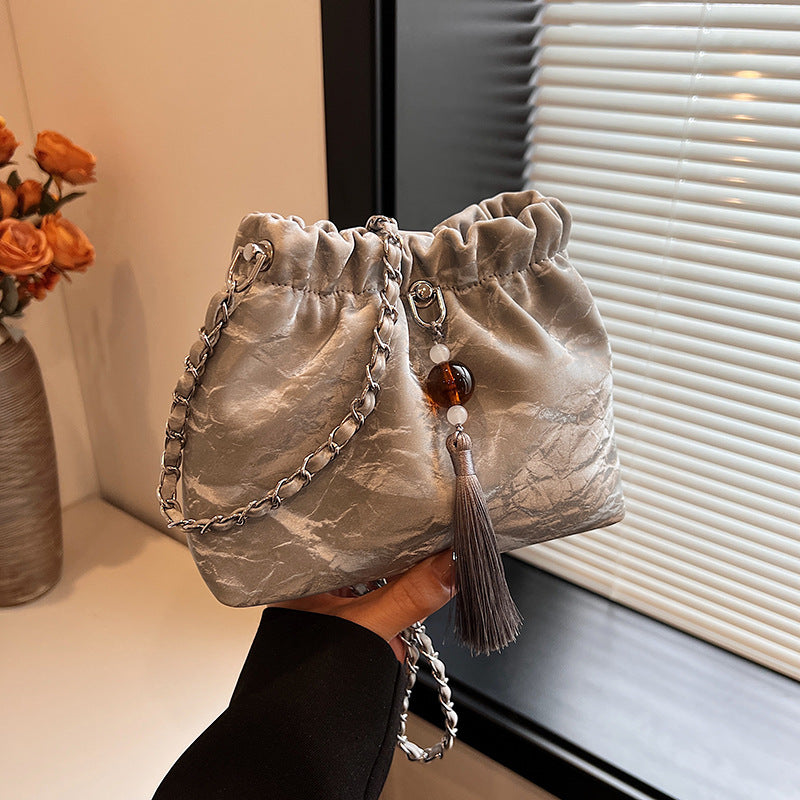 VLOVELAW 2025 Niche design messenger chain bag women's popular new trendy fashion portable commuter bag premium texture bucket bag