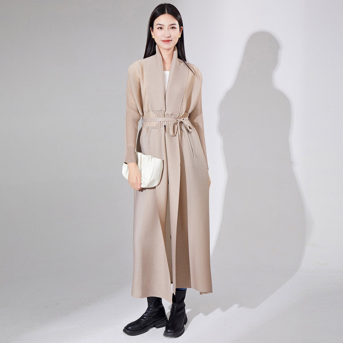 2025 OEM customization Popular trade brand women's clothing foundry extended trench coat women's pleated coat robe