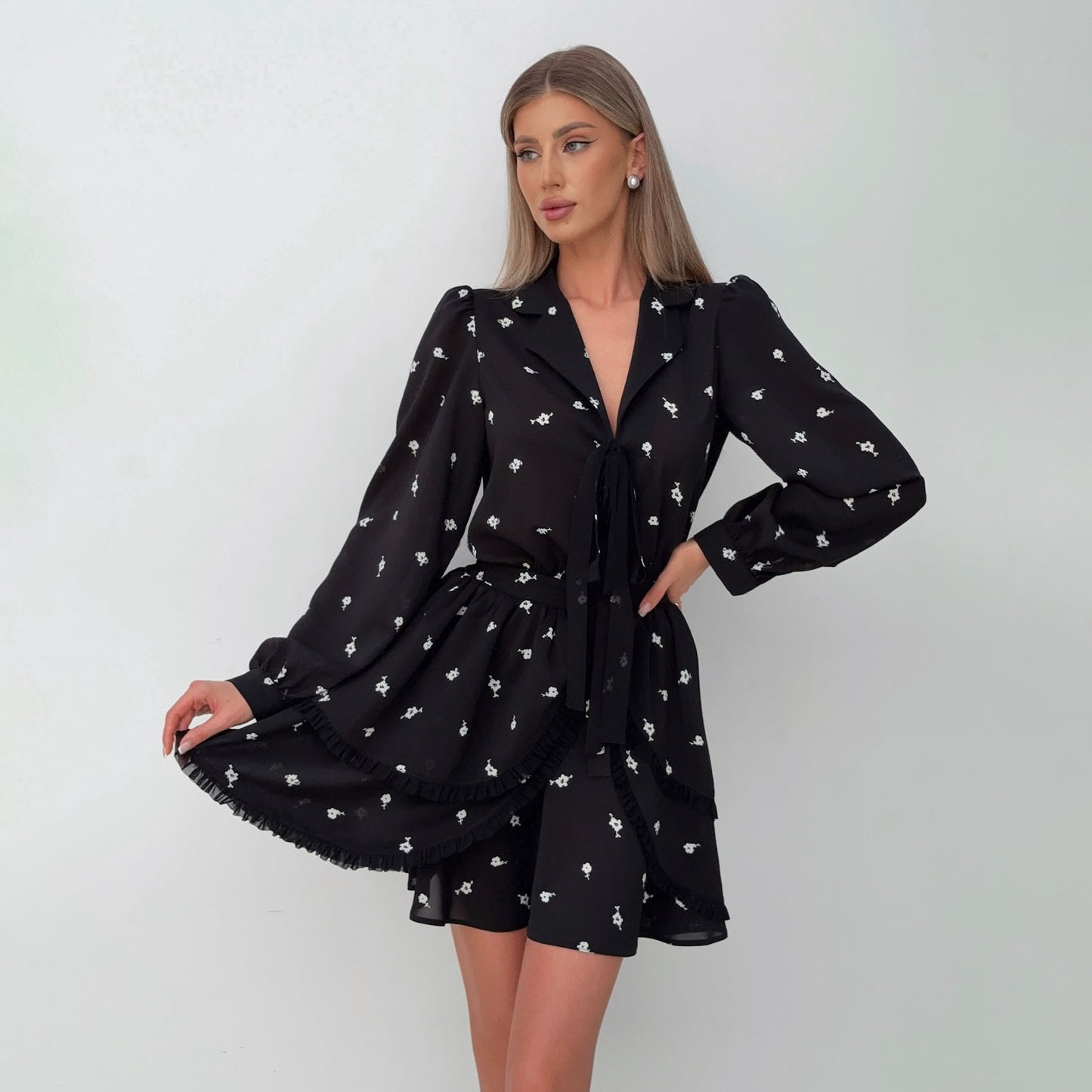 n chiffon floral fungus edge suit skirt, celebrity temperament printed lace Hepburn style waist V-neck two-piece set