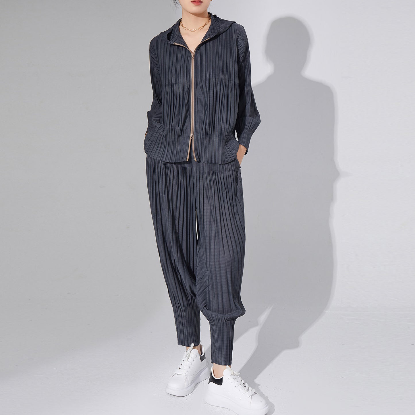 2025 Casual sports style fashion suit Autumn dress Hooded zipper jacket Versatile leggings pleated two-piece set Tide