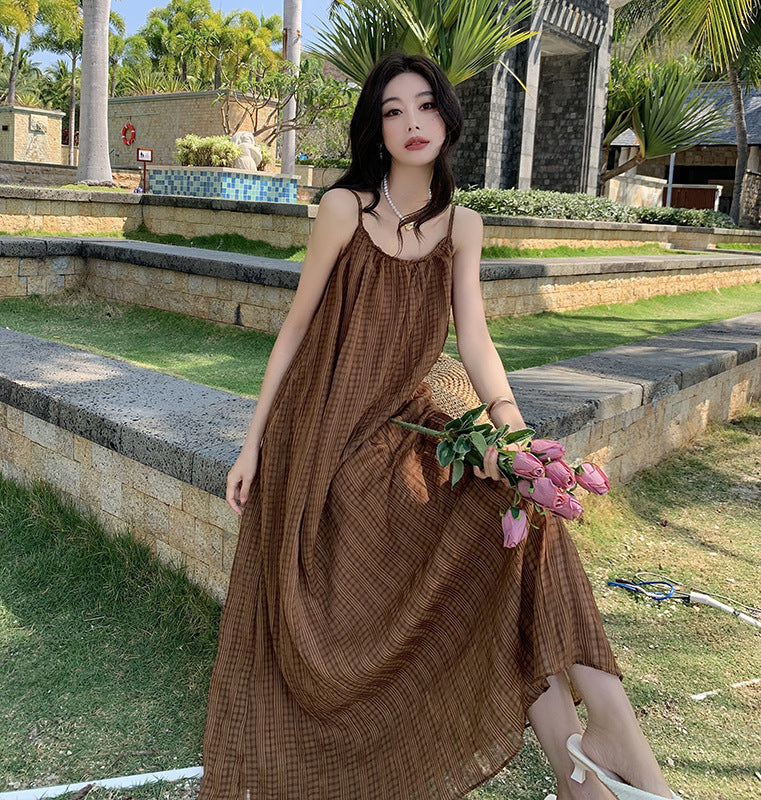 2025 Lazy vacation style long dress retro plaid suspender dress women's summer loose and thin chic medium and long skirt