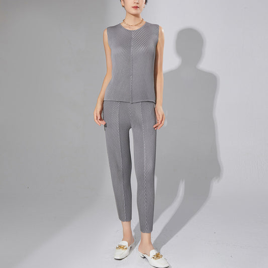 2025 style pleated women's clothing high-end fashion suit temperament two-piece sleeveless T-shirt top versatile casual pants