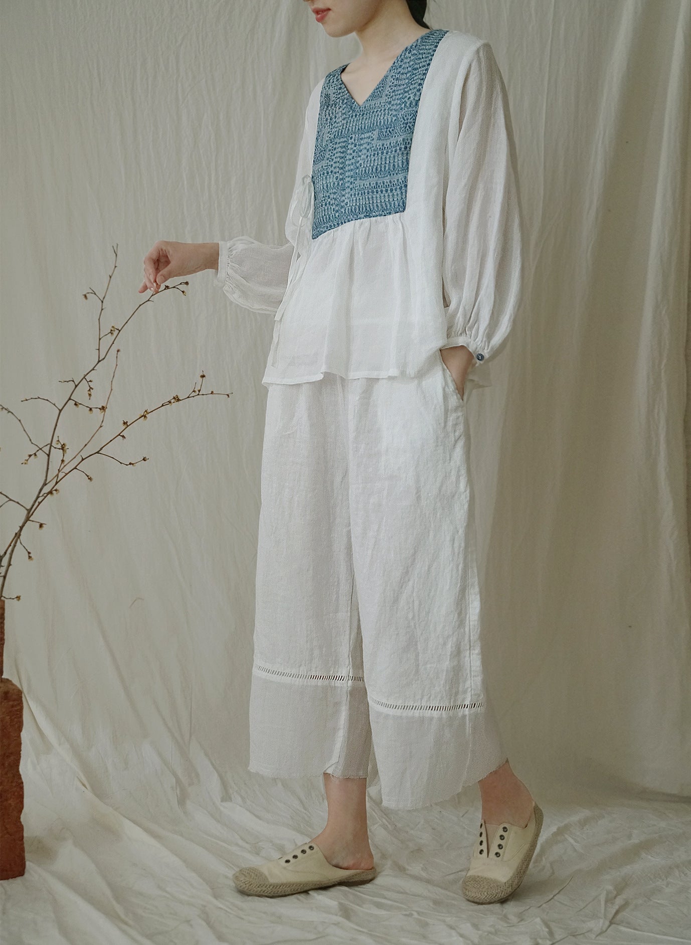 national style literary and artistic diagonal shirt contrasting ramie shirt, retro light Chinese pastoral lace-up top S22264