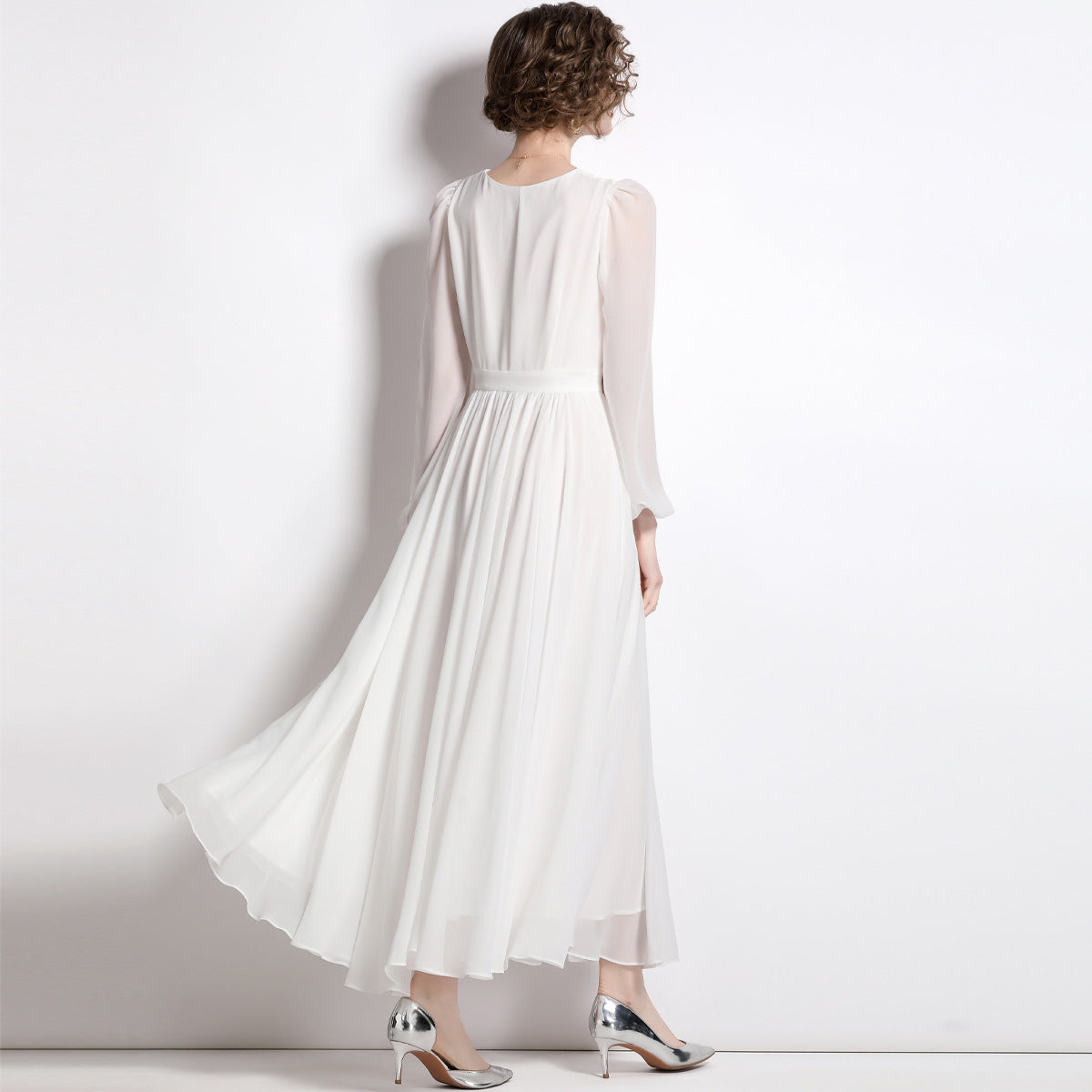 court retro style thin white dress V-neck long dress chic sweet and spicy skirt fairy dress