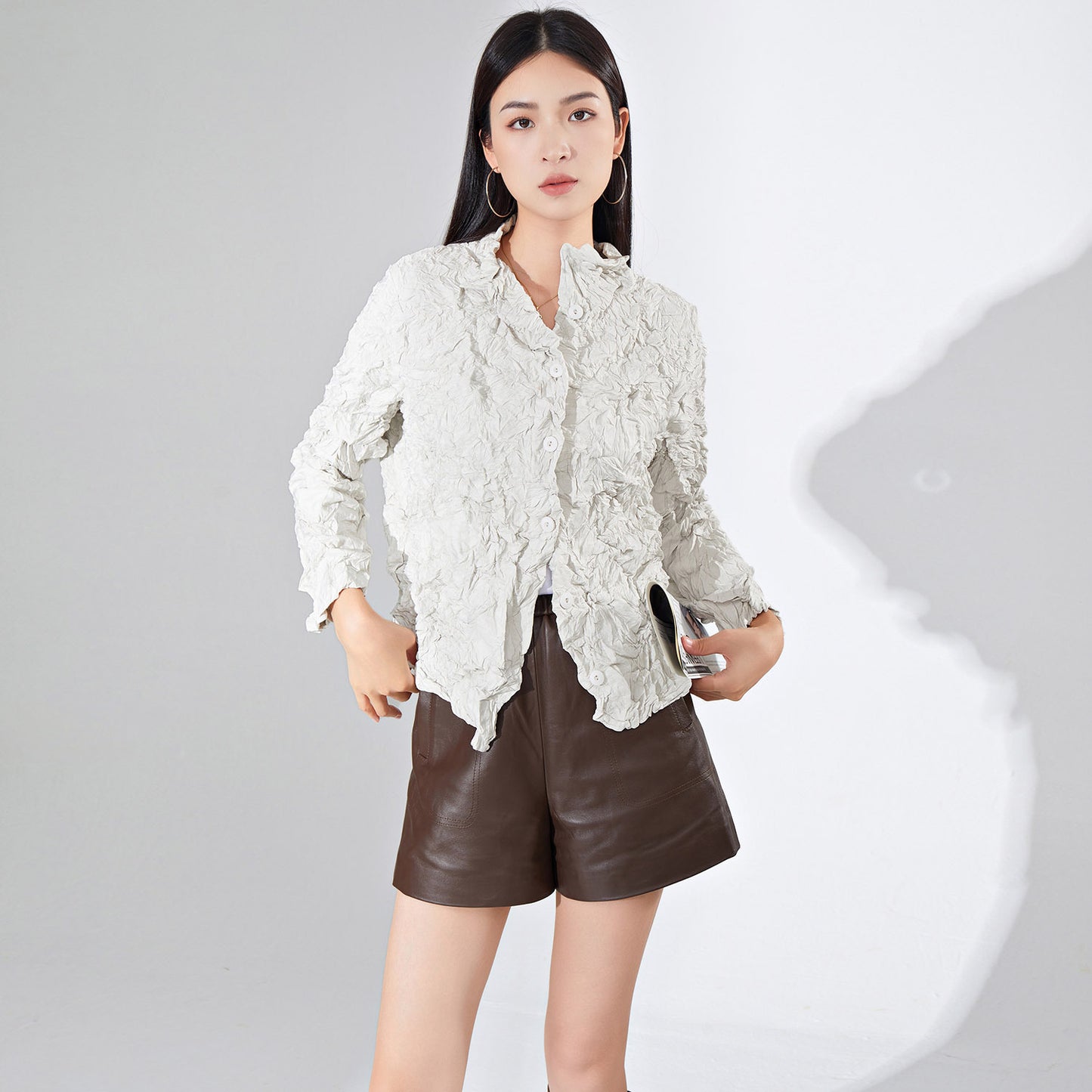 2025 thick cotton jacket women's design sense niche women's clothing autumn new pleated single-breasted cardigan top tide
