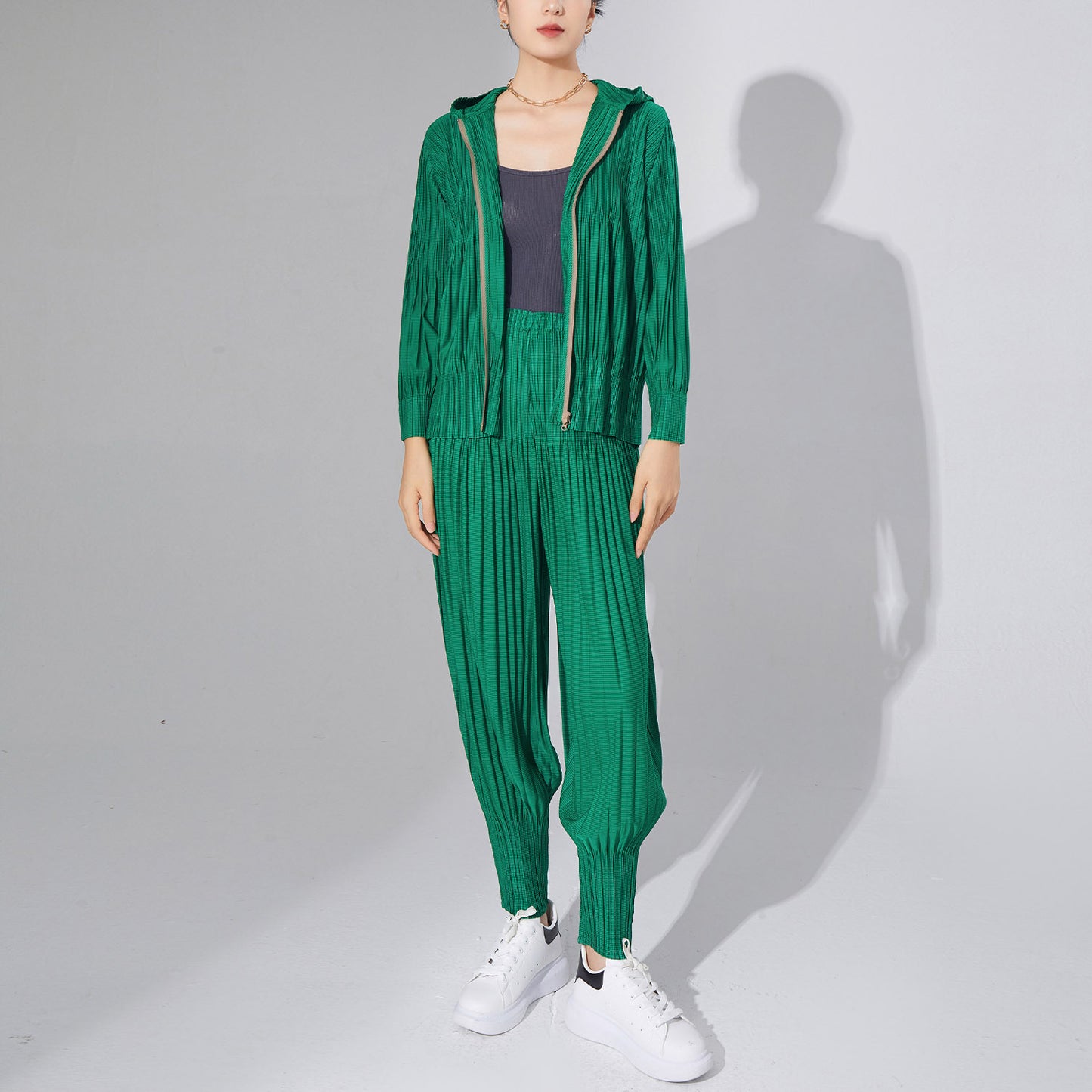 2025 Casual sports style fashion suit Autumn dress Hooded zipper jacket Versatile leggings pleated two-piece set Tide