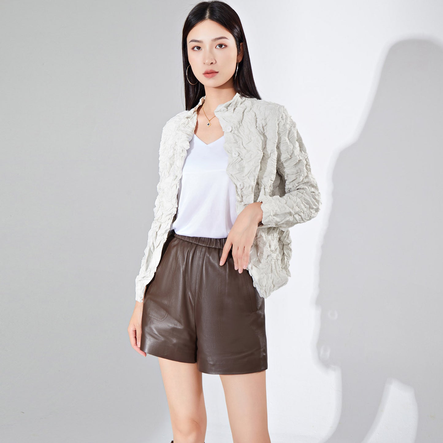 2025 thick cotton jacket women's design sense niche women's clothing autumn new pleated single-breasted cardigan top tide