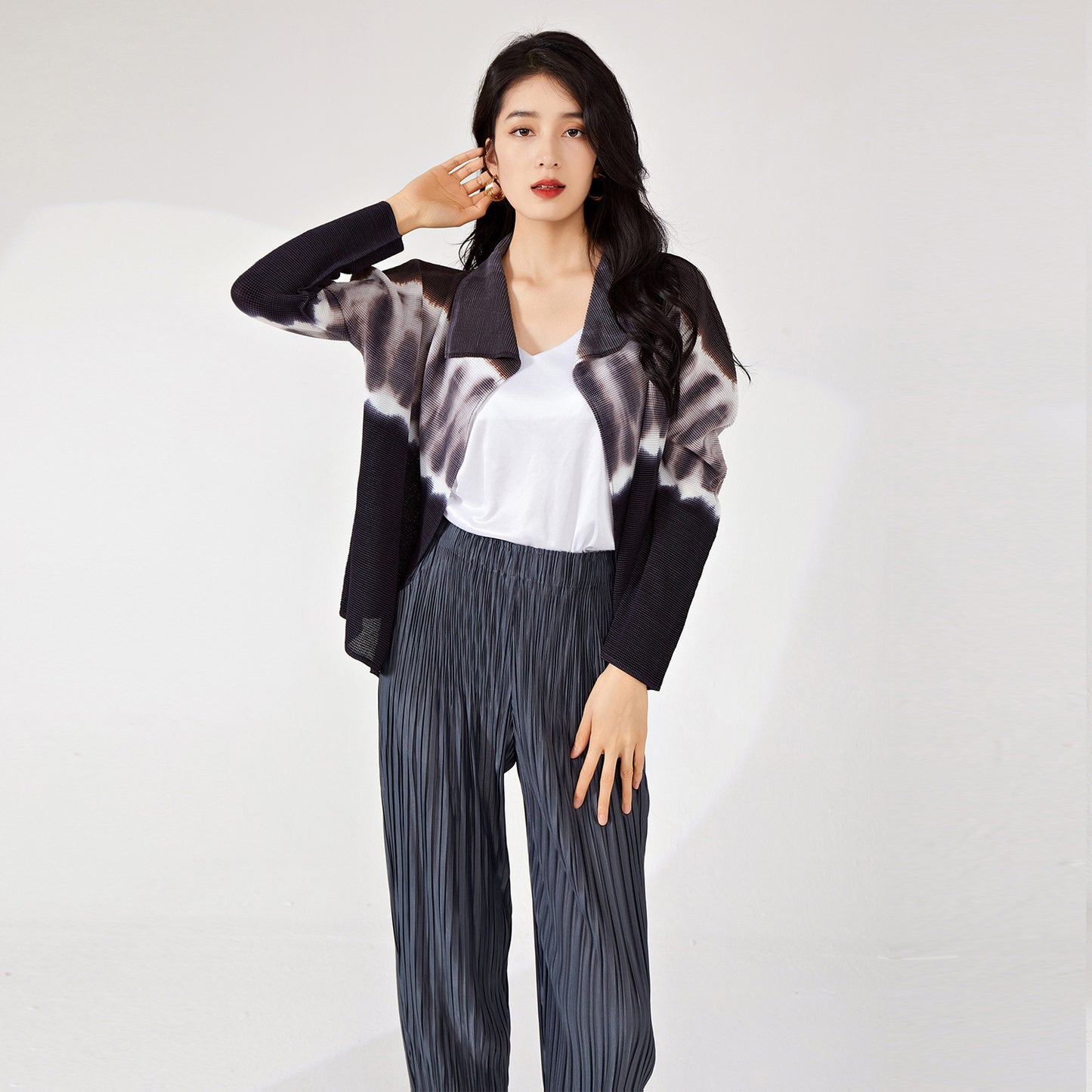 2025 Spring coat women's high-end fashion new lapel loose printing long-sleeved commuting versatile cardigan top