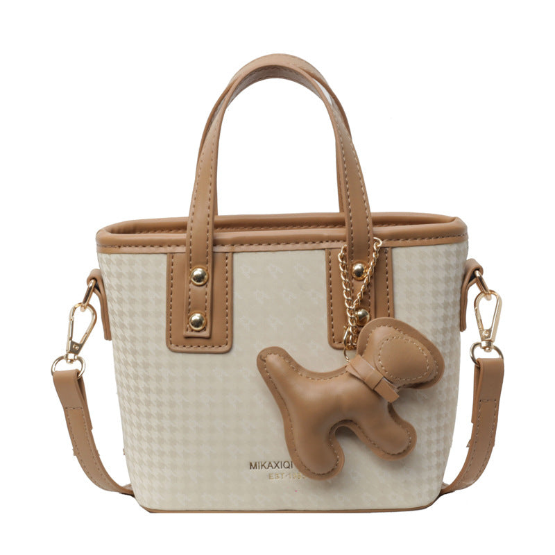 VLOVELAW 2025 Handheld small bag women's popular new trendy versatile shoulder messenger bag Korean version niche design fashionable bucket bag
