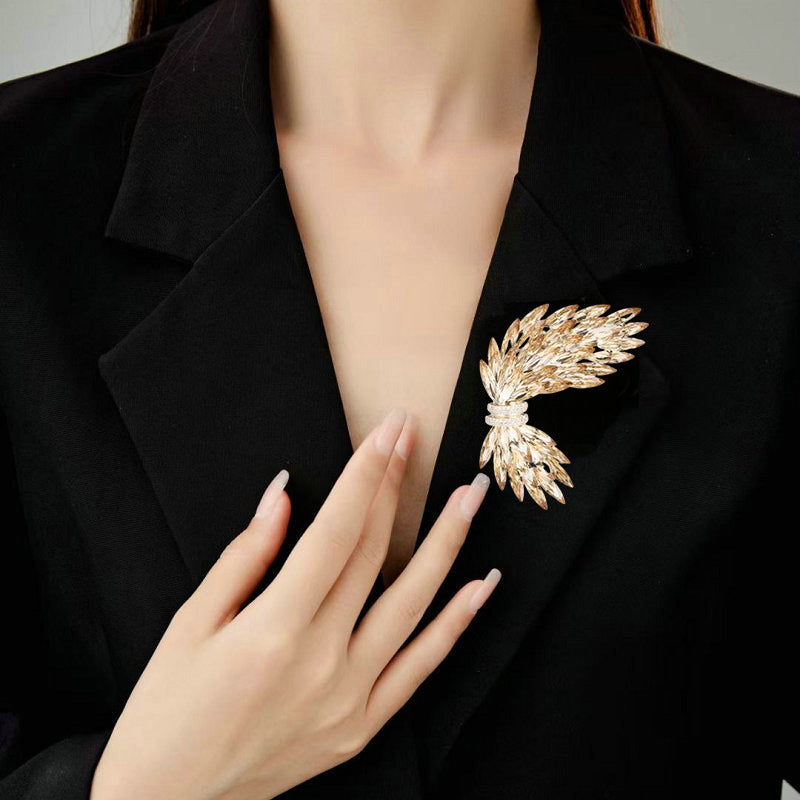 2025 High-end crystal wheat ear creative personality brooch women's exquisite luxury temperament high-end sense of suit coat accessories pin