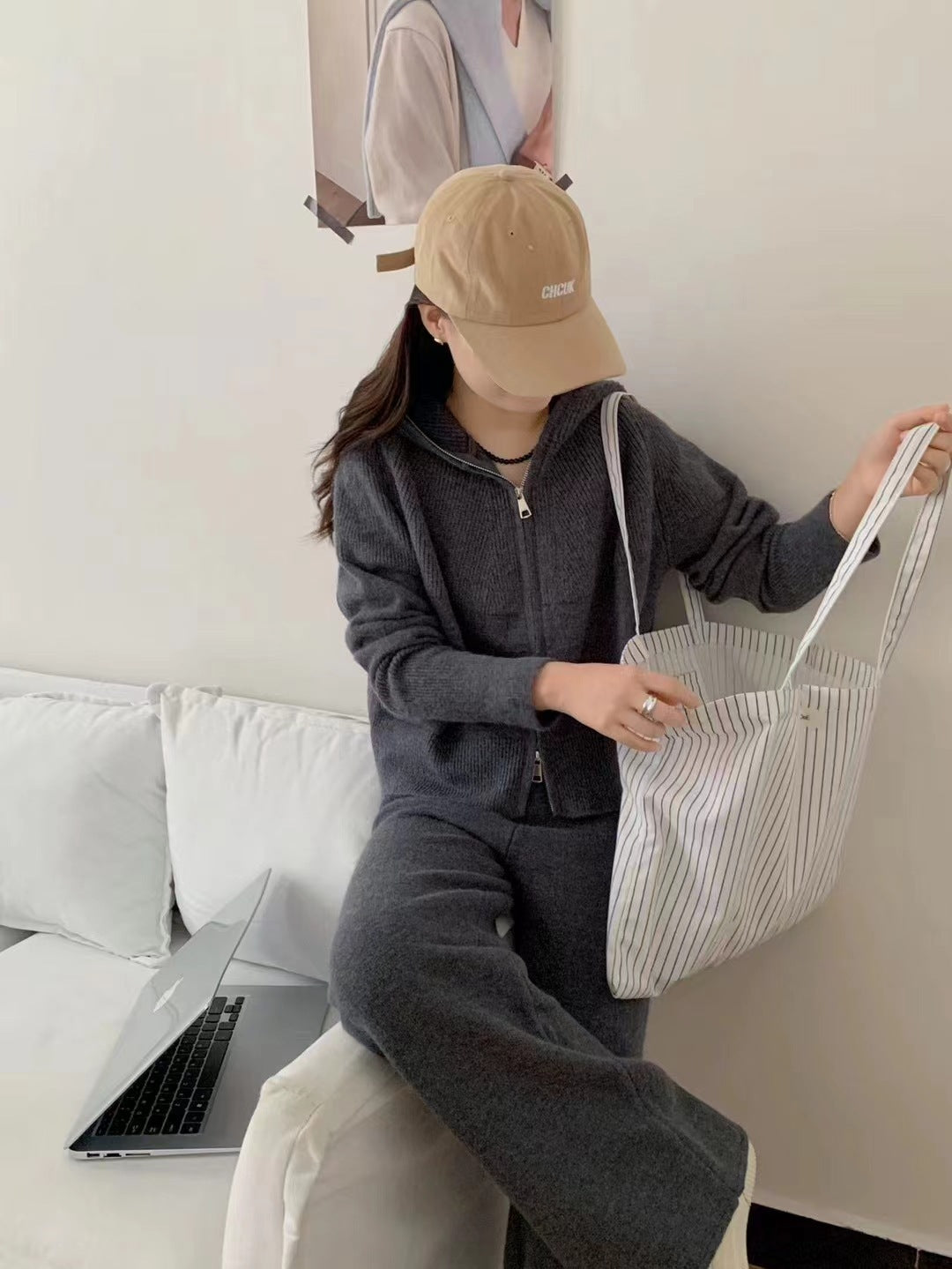 VLOVELAW Korean temperament fashion casual hooded knitted suit women's autumn and winter new loose and thin wide-leg pants two-piece set