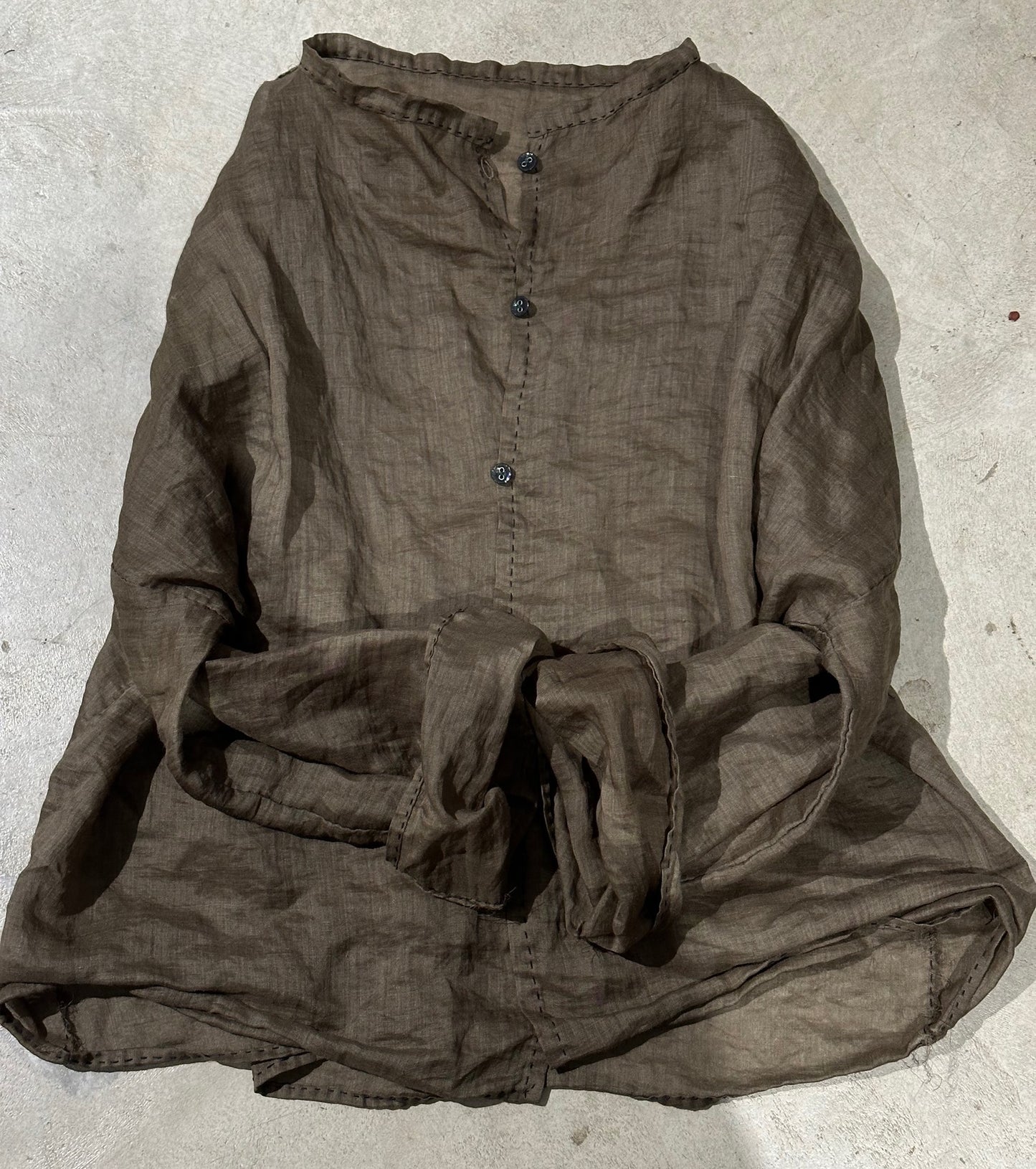 2025 23/3 Xiaochu, inner literary and retro light and thin ramie loose shoulder crew neck button-down shirt
