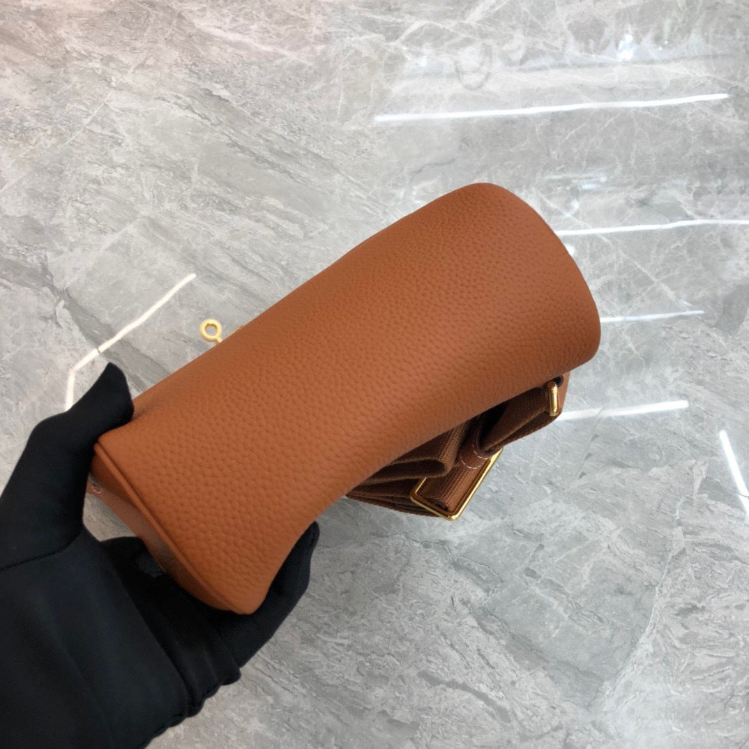 VLOVELAW 2025 Universal bag popular new Kai breast bag togo cowhide simple and fashionable shoulder bag first layer cowhide oblique backpack