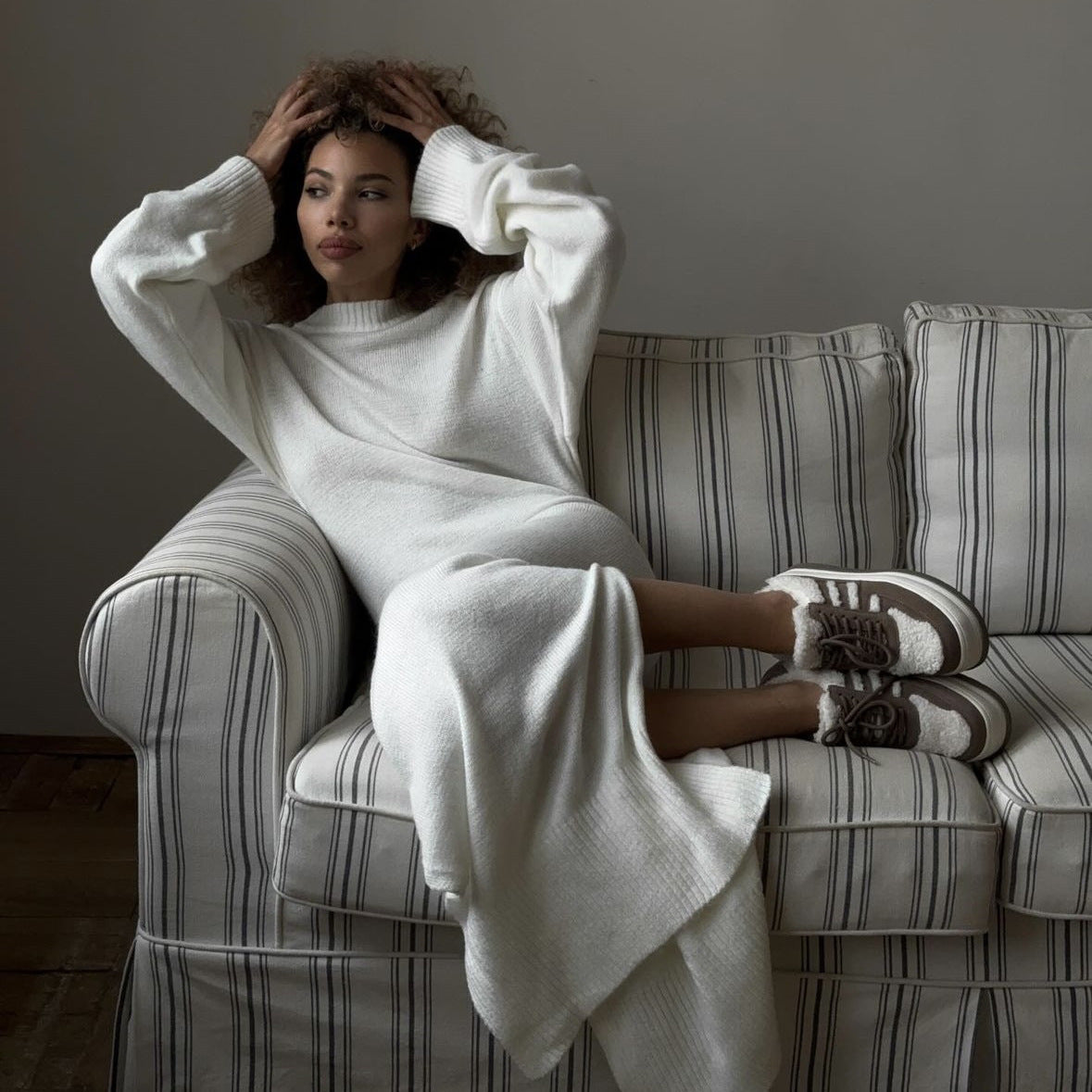 2025 New minimalist lazy style solid color wool dress autumn and winter fashion versatile side split loose sweater skirt