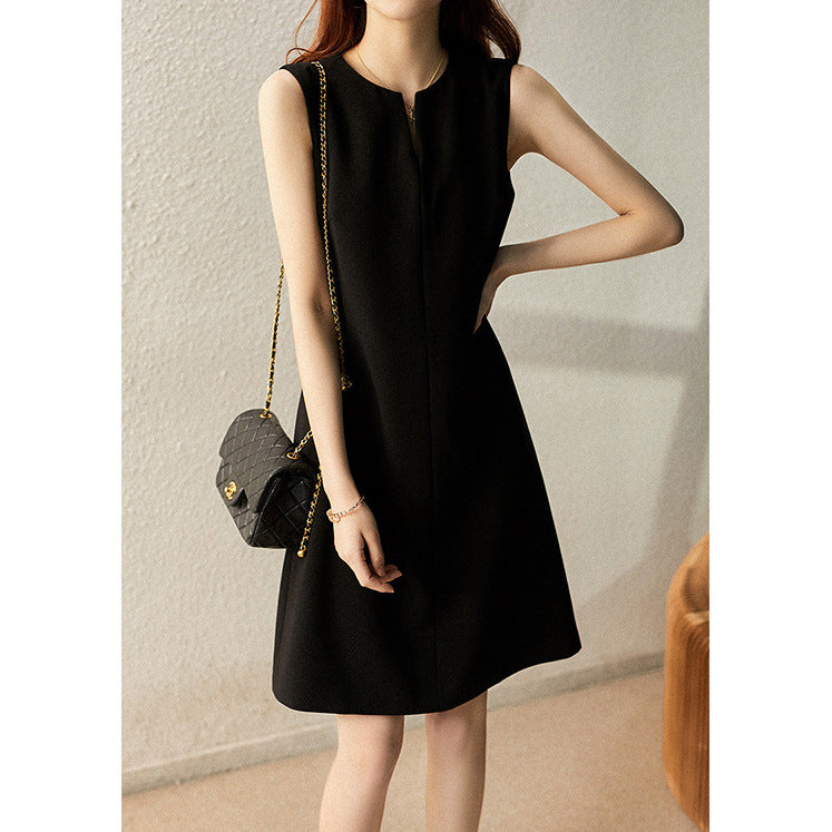 2025 High aura small black dress, high-end slim-fitting dress, medium and long sleeveless vest skirt, summer Hangzhou women's clothing
