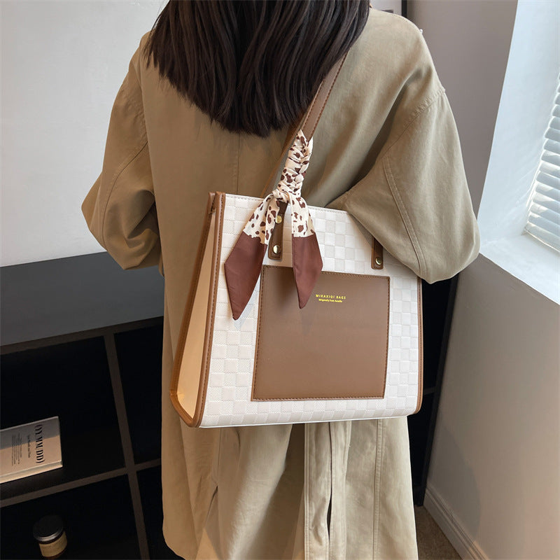 VLOVELAW 2025 Find factory wholesale customized bags for women's high-end sense fashion versatile single shoulder tote bag retro plaid handbag