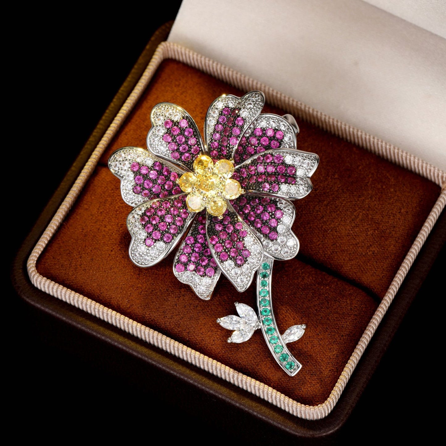 2025 Light luxury luxury micro-inlaid zircon flower brooch women's fashion high-end suit coat high-end pin accessories women