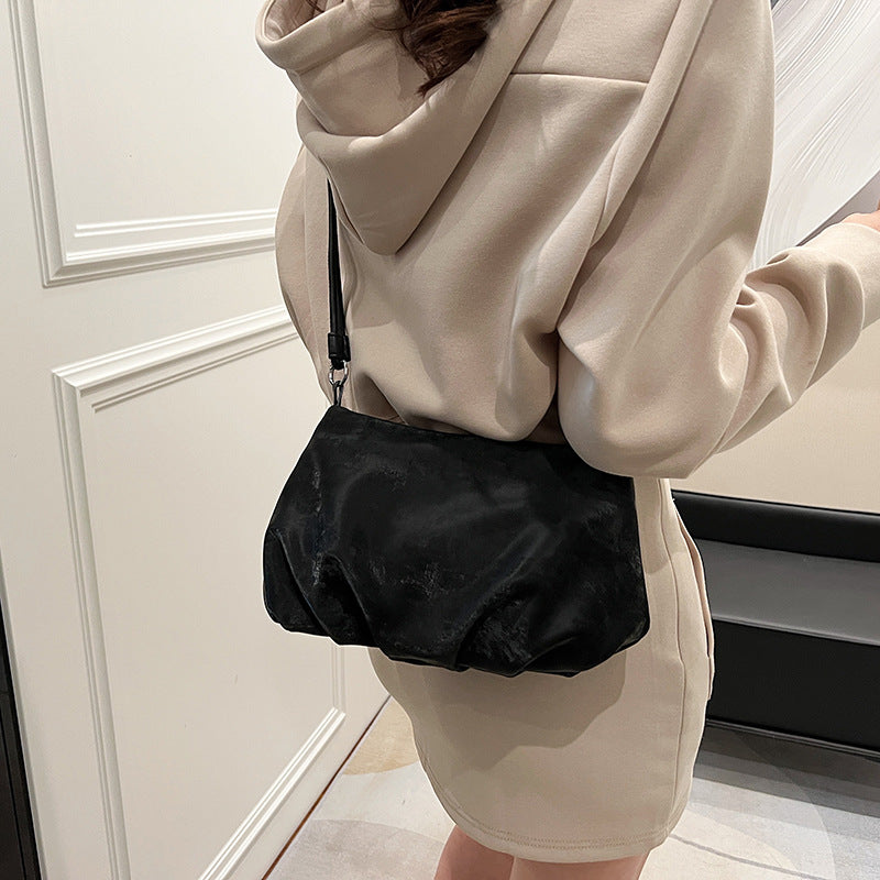 VLOVELAW 2025 Folded cloud bag women's popular new fashion and leisure niche design messenger bag high-end versatile small square bag
