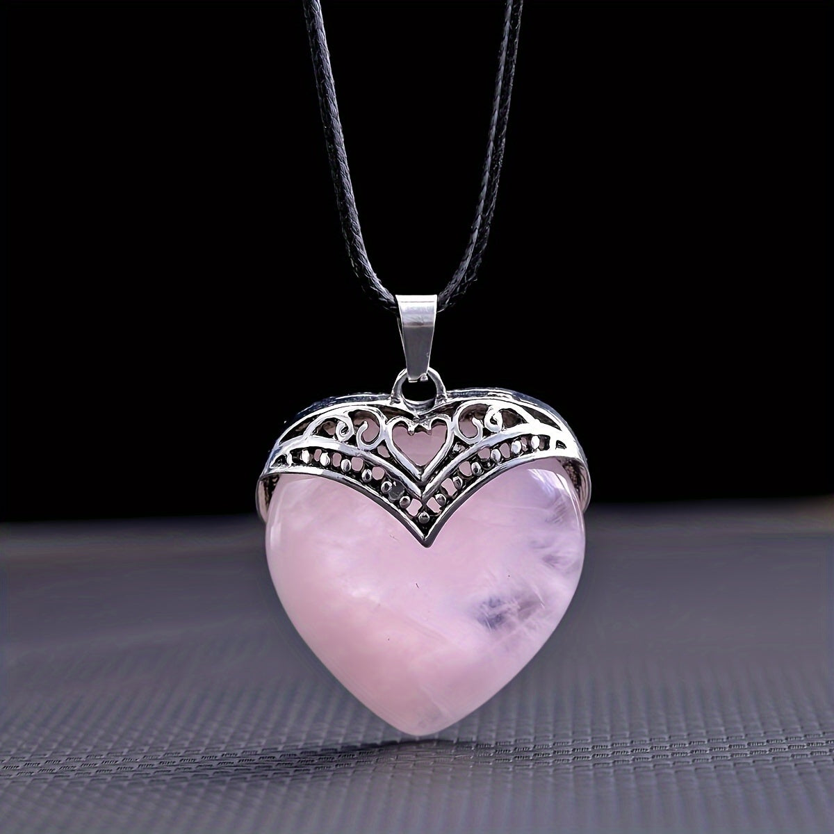 1PC Heart-Shaped Crystal Love Pendant - Healing & Meditation Necklace - Unisex Birthday Gift for Spiritual Enrichment
