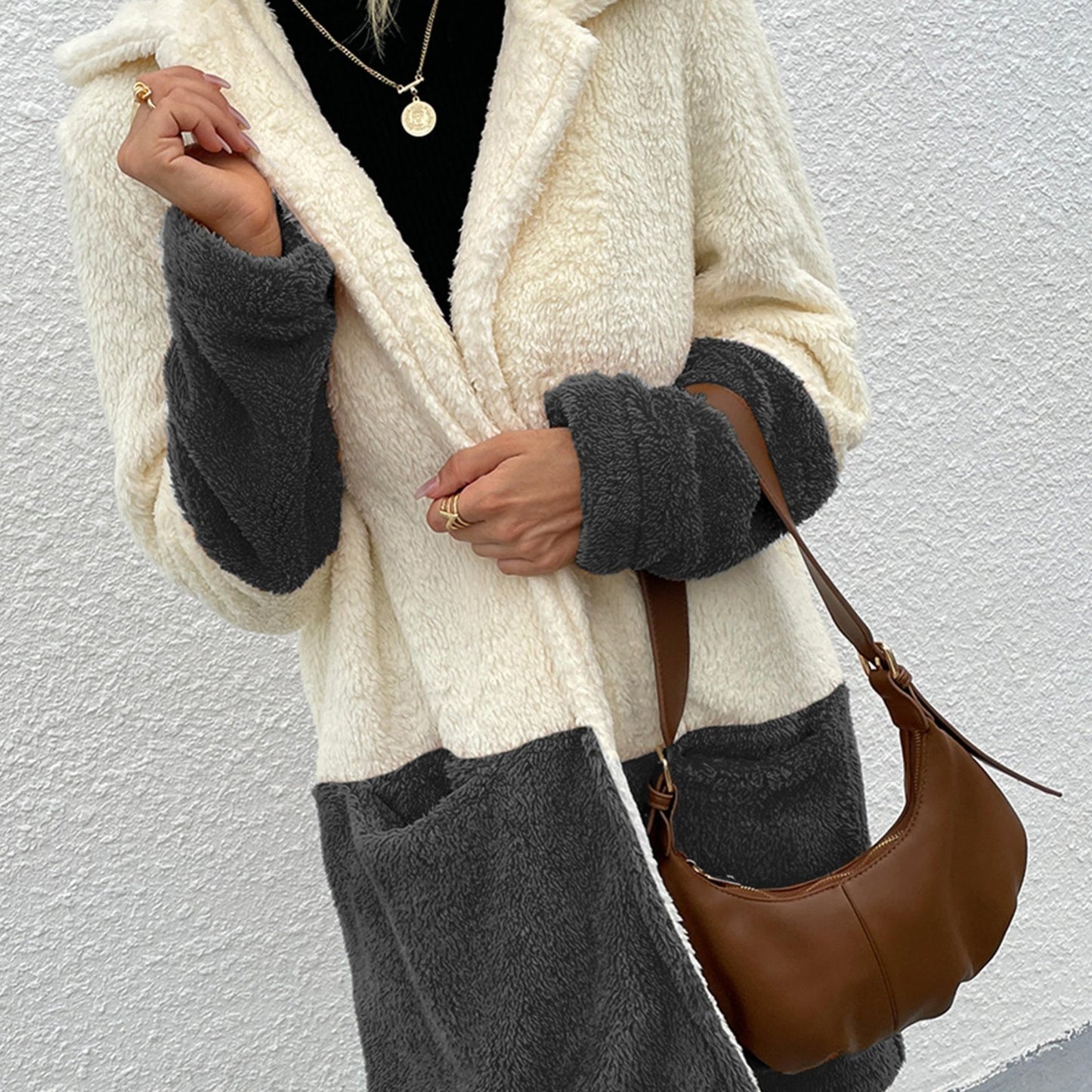 vlovelaw Women's Color Matching Lapel Double-Sided Velvet Large Pocket Jacket Sweater