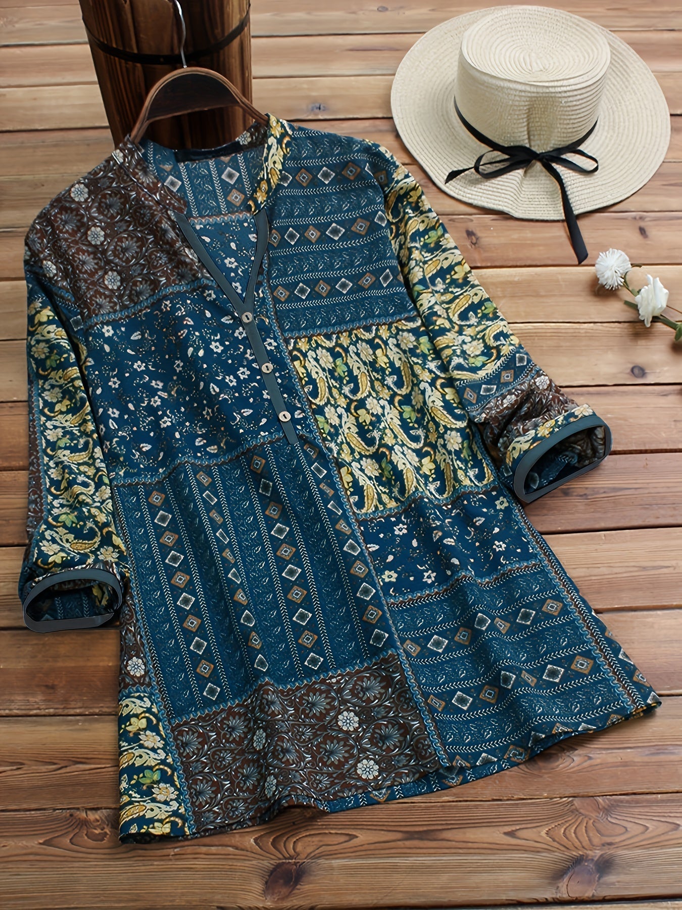 Plus Size Casual Top, Women's Plus Paisley Print Long Sleeve V Neck Henley Shirt